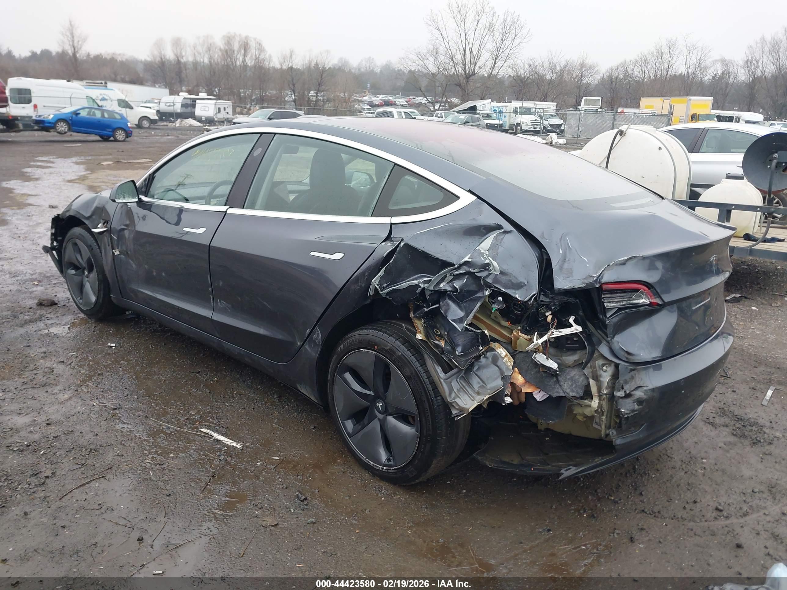 TESLA MODEL image 3
