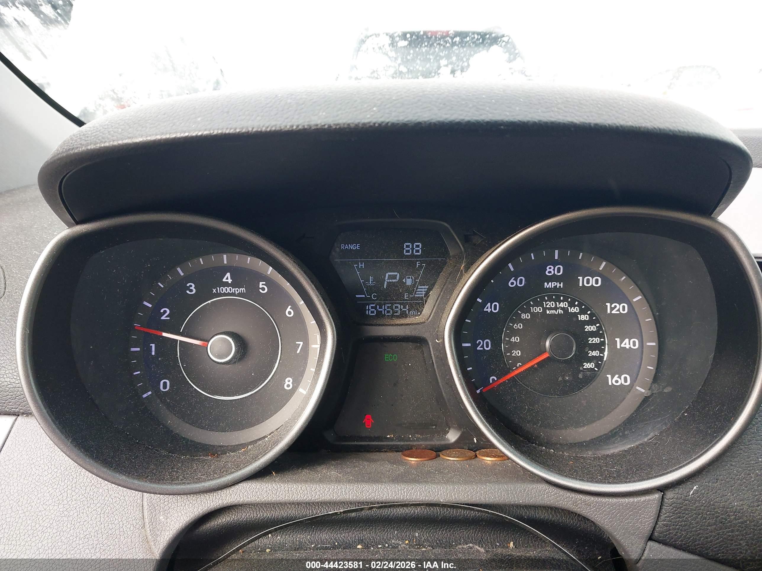 HYUNDAI ELANTRA image 7