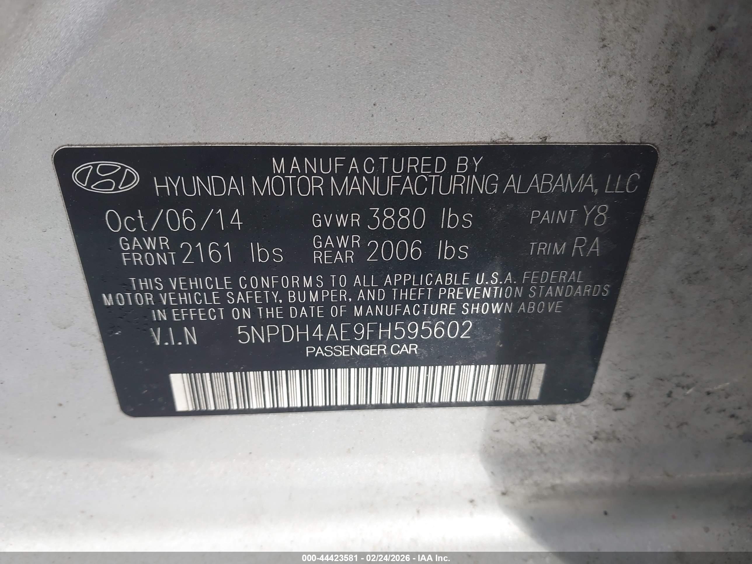 HYUNDAI ELANTRA image 9