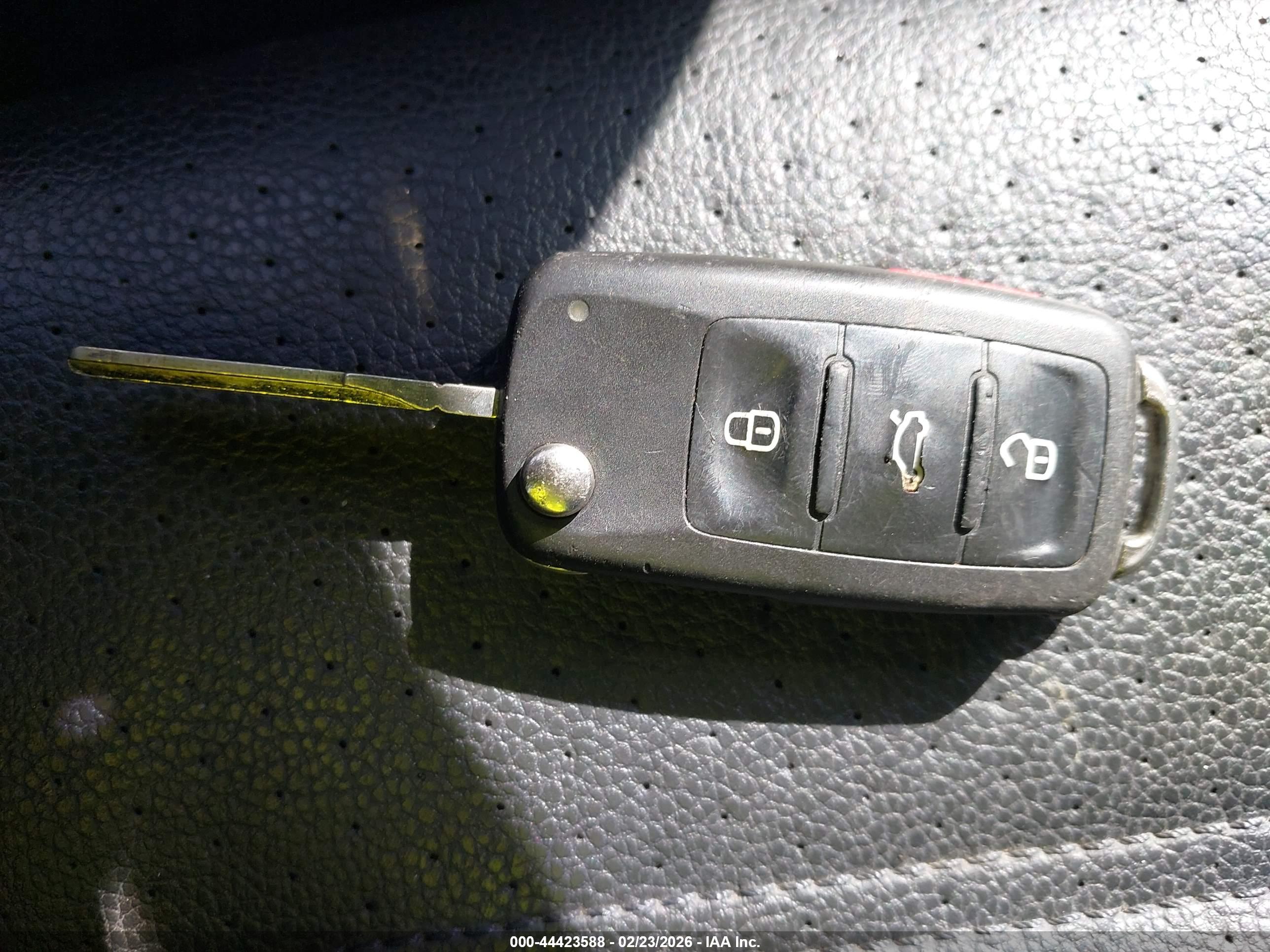 VOLKSWAGEN PASSAT image 11