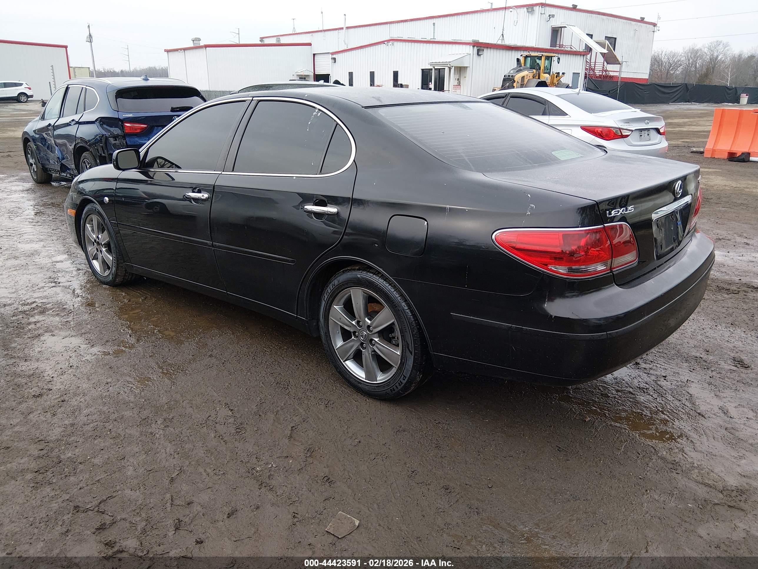 LEXUS ES image 3