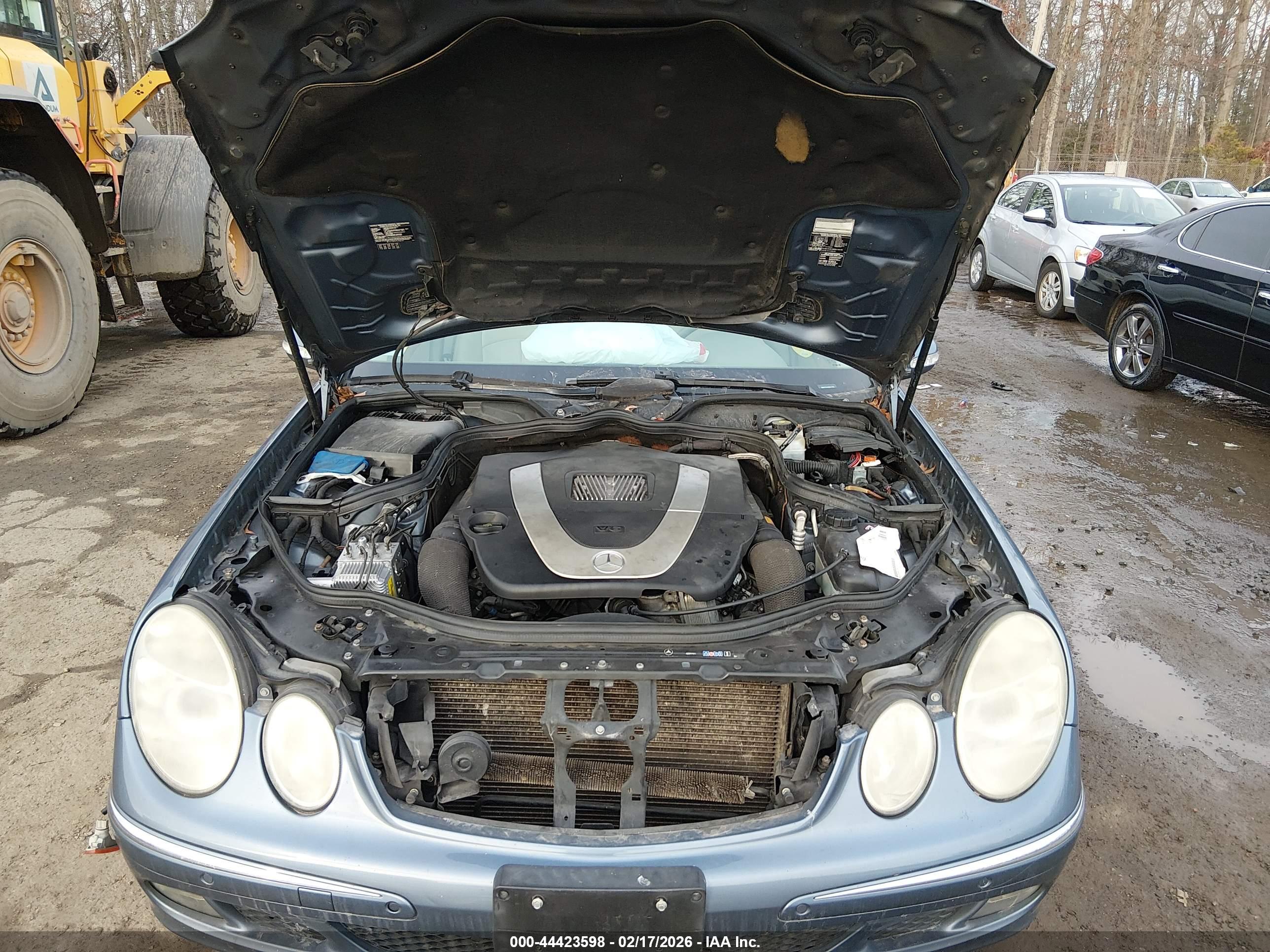 MERCEDES-BENZ E image 10