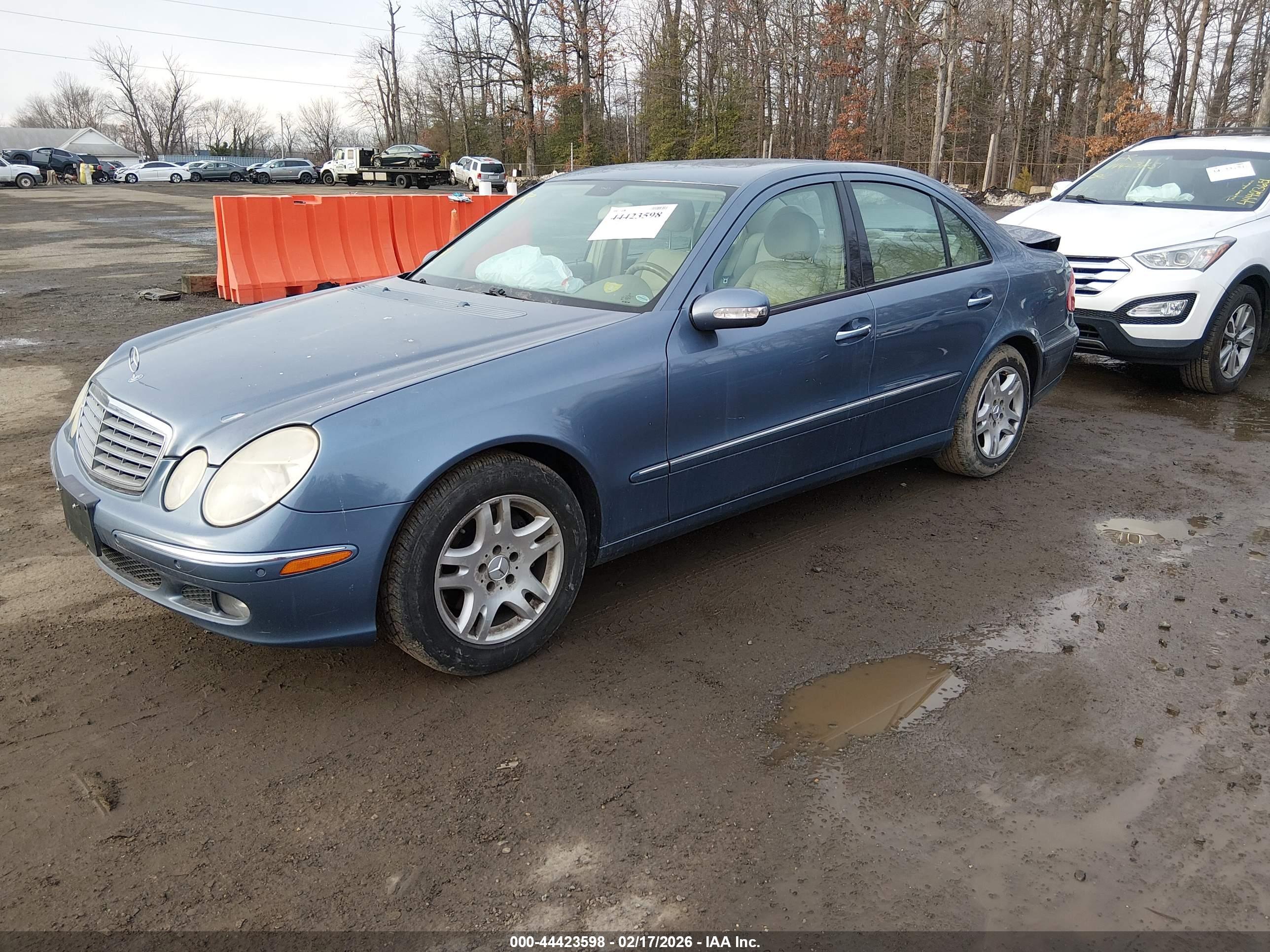 MERCEDES-BENZ E image 2