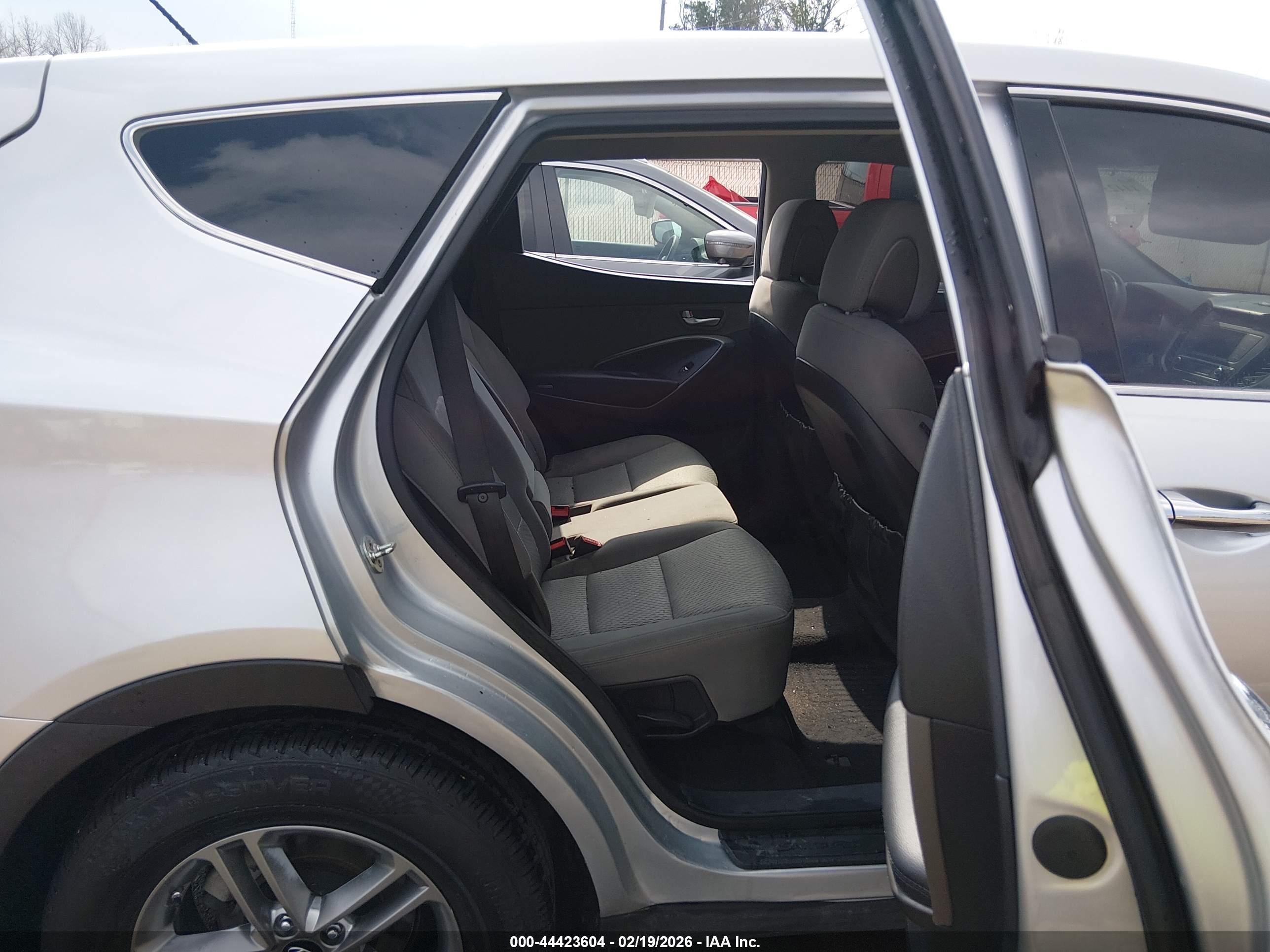 HYUNDAI SANTA image 8