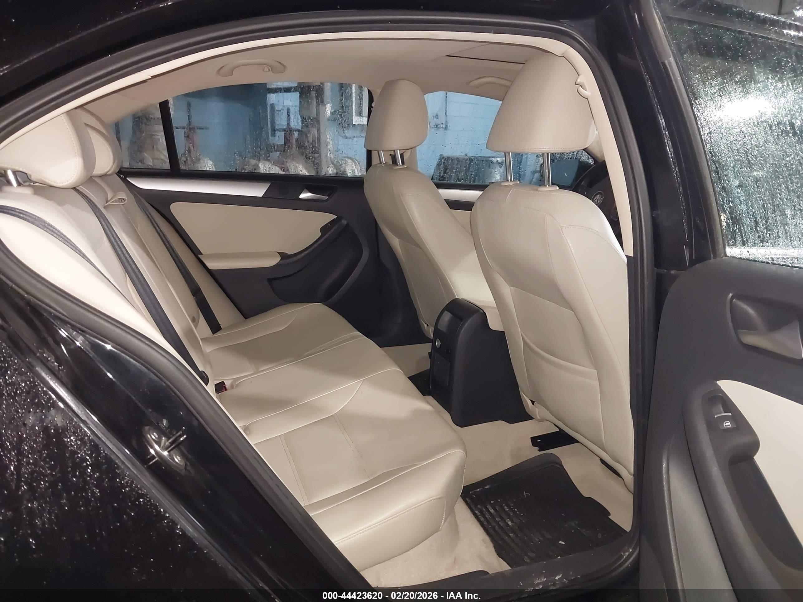 VOLKSWAGEN JETTA image 8