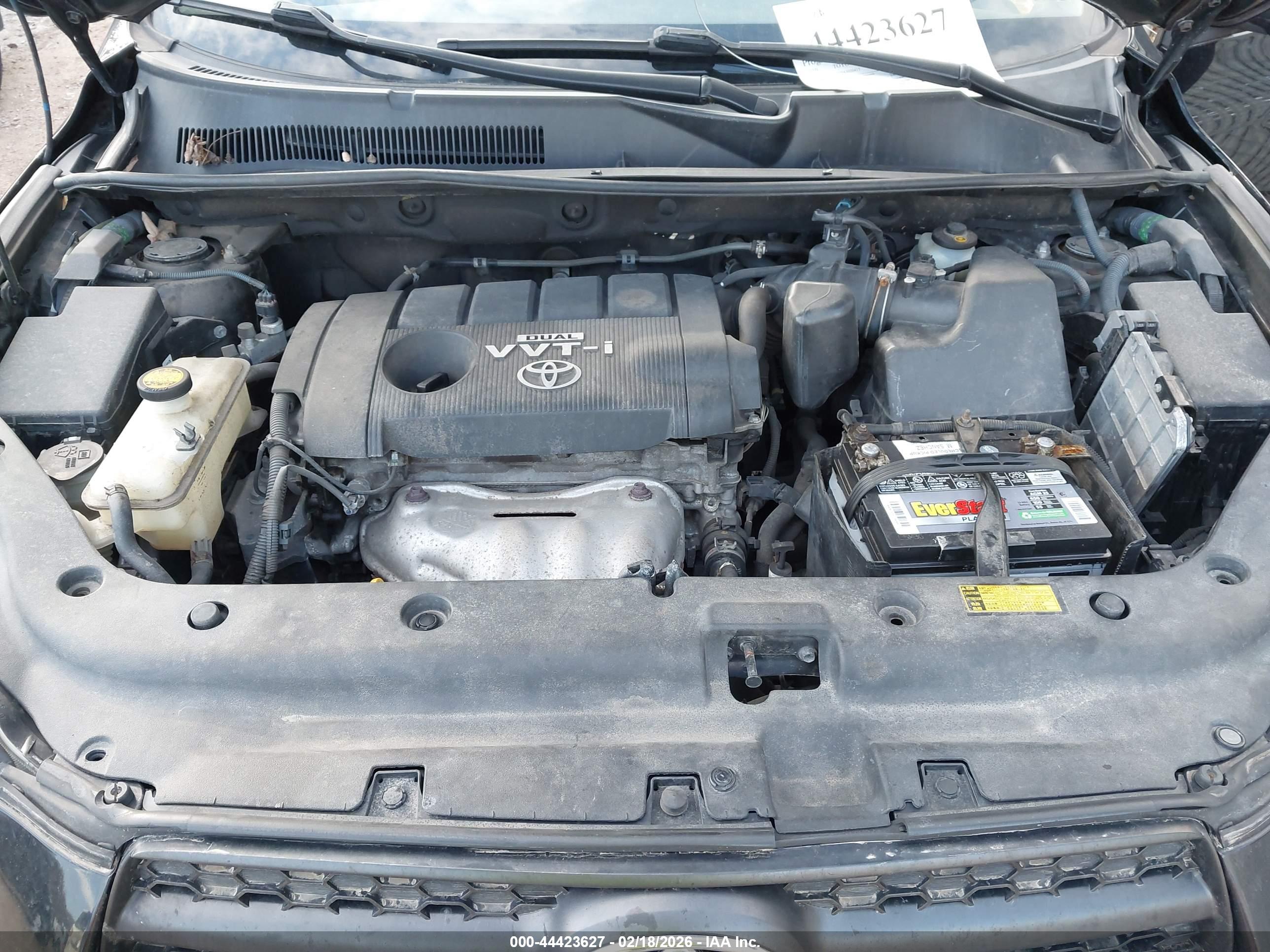 TOYOTA RAV4 image 10