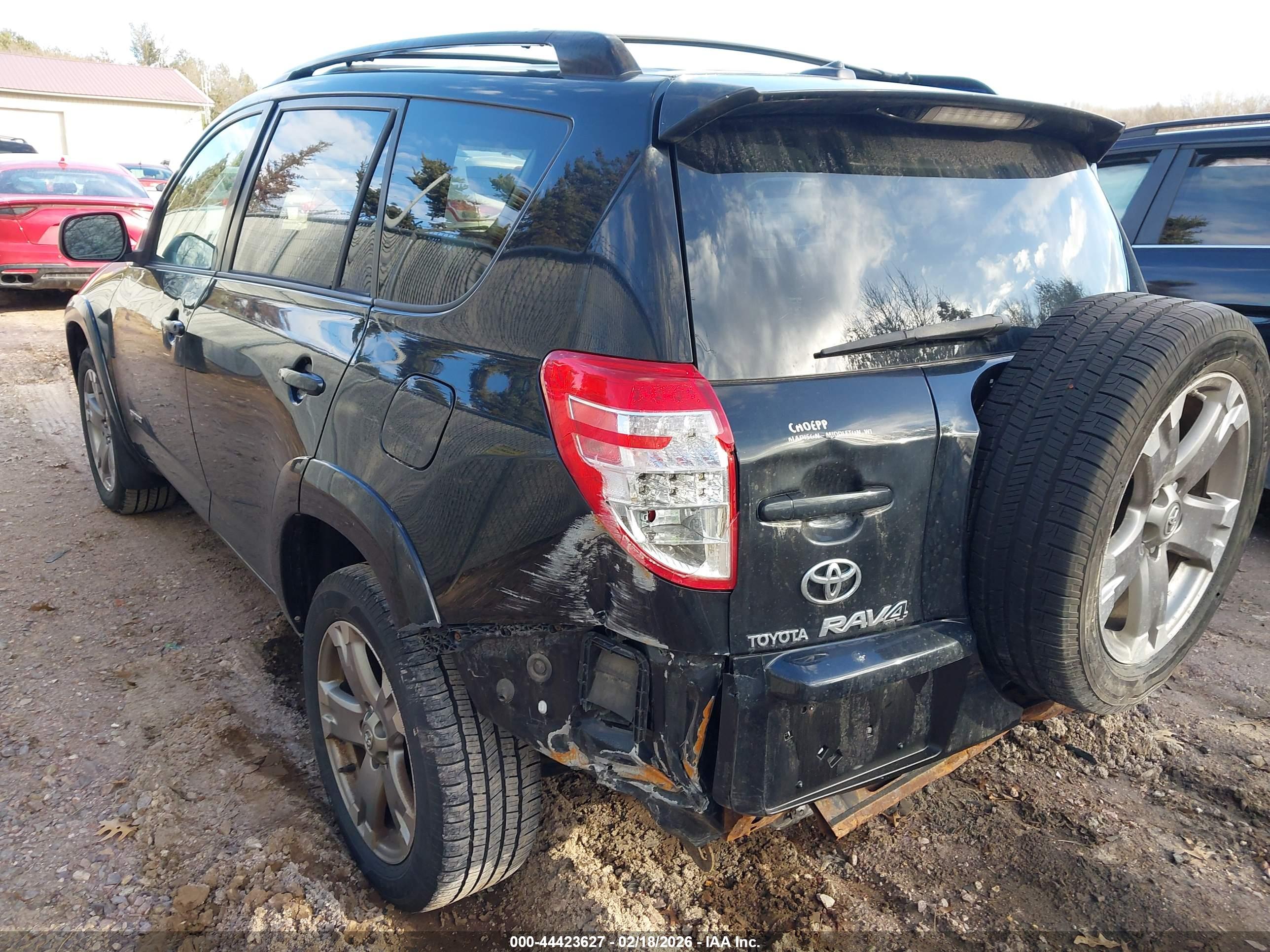 TOYOTA RAV4 image 3