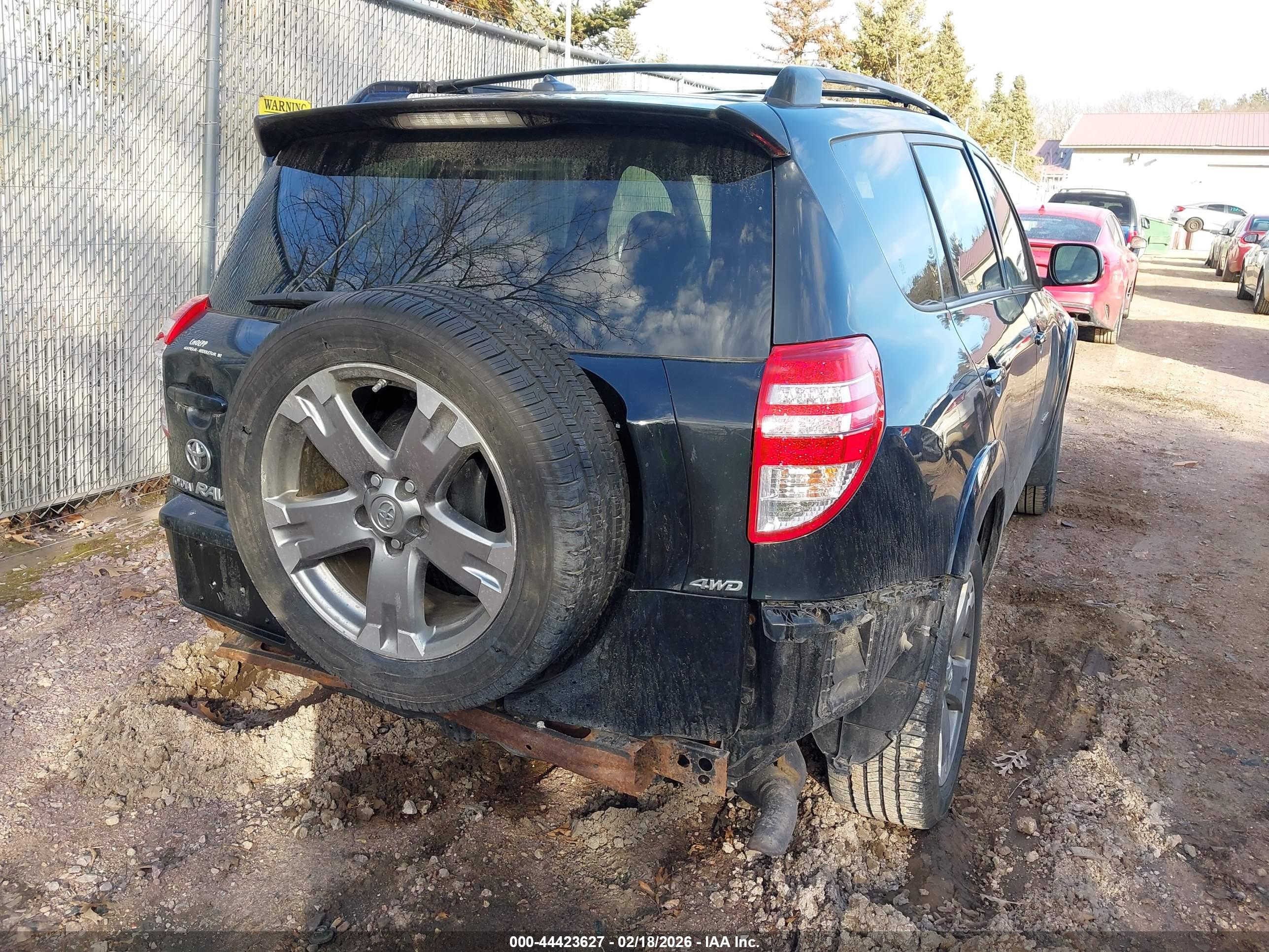 TOYOTA RAV4 image 4