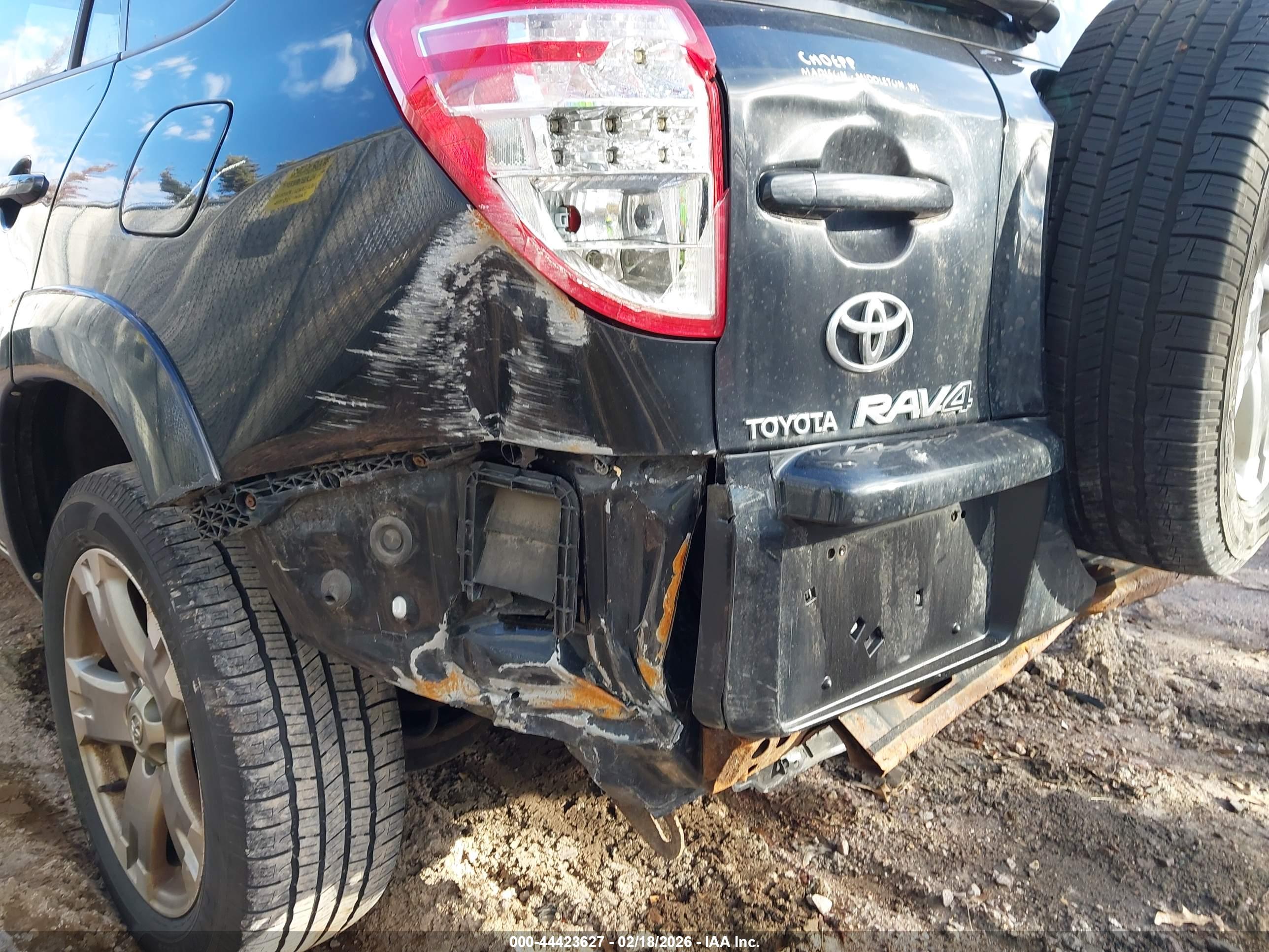 TOYOTA RAV4 image 6