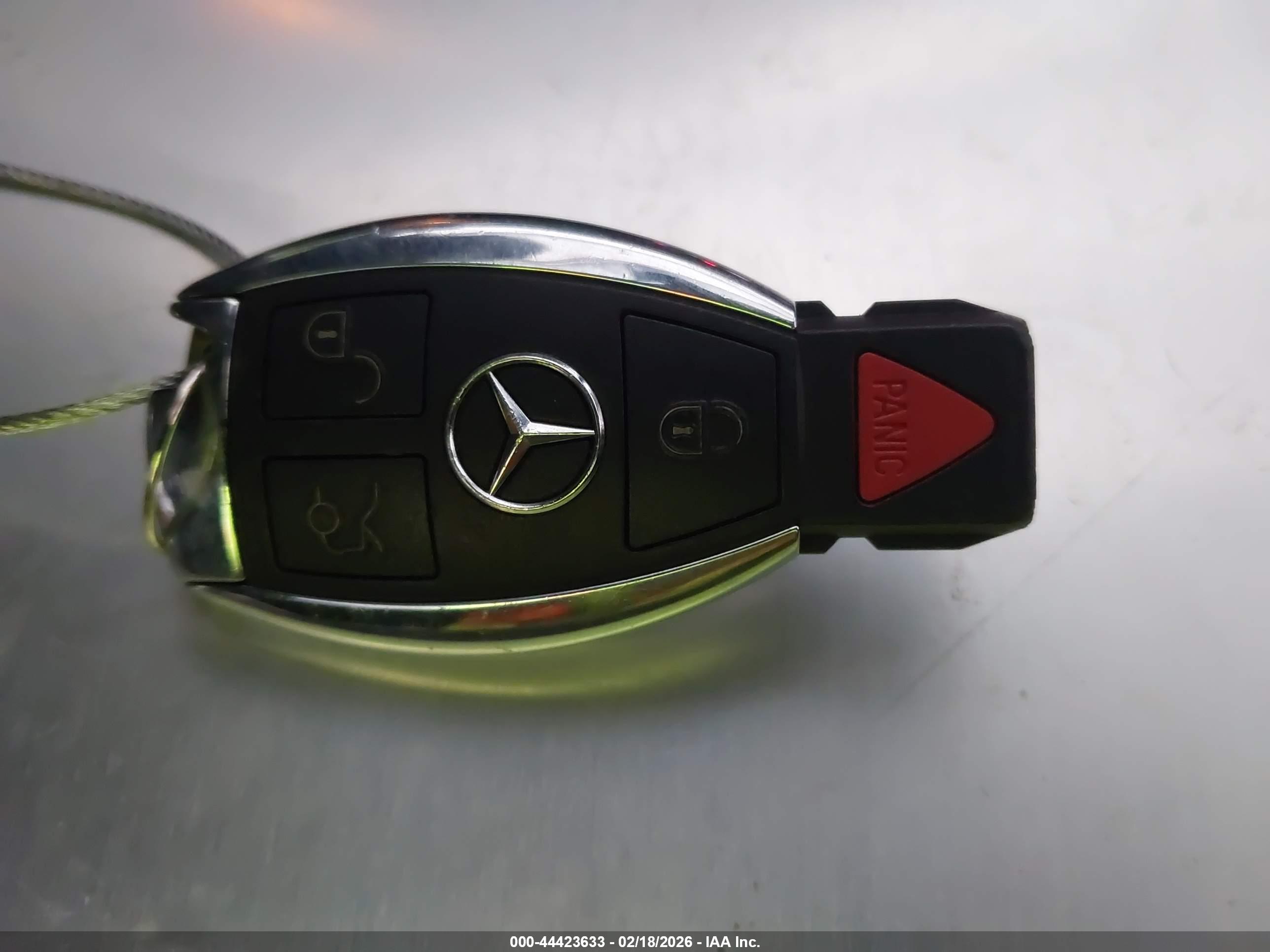 MERCEDES-BENZ E image 11