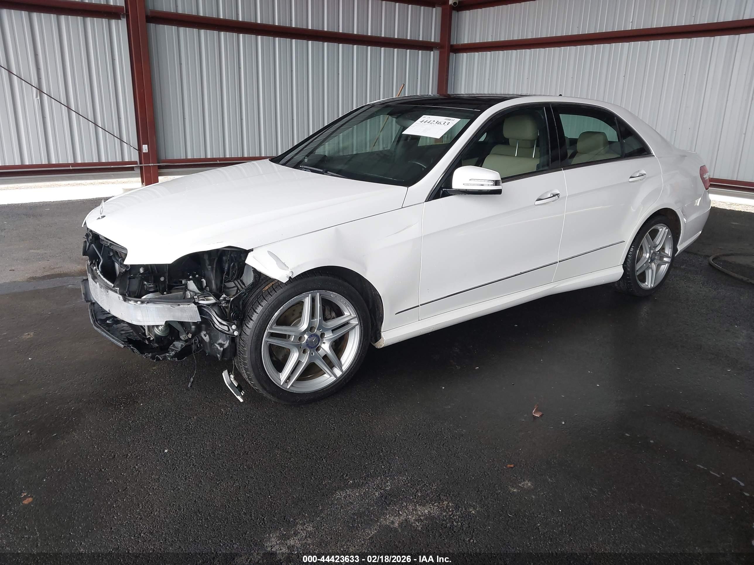 MERCEDES-BENZ E image 2