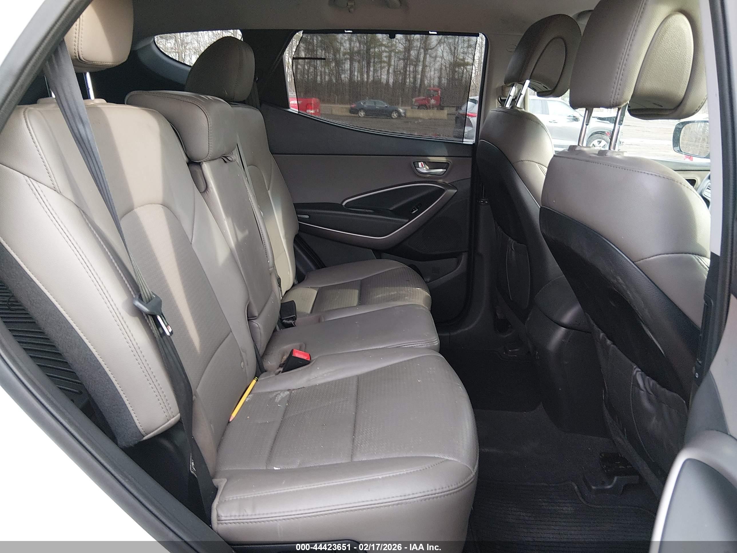 HYUNDAI SANTA image 8