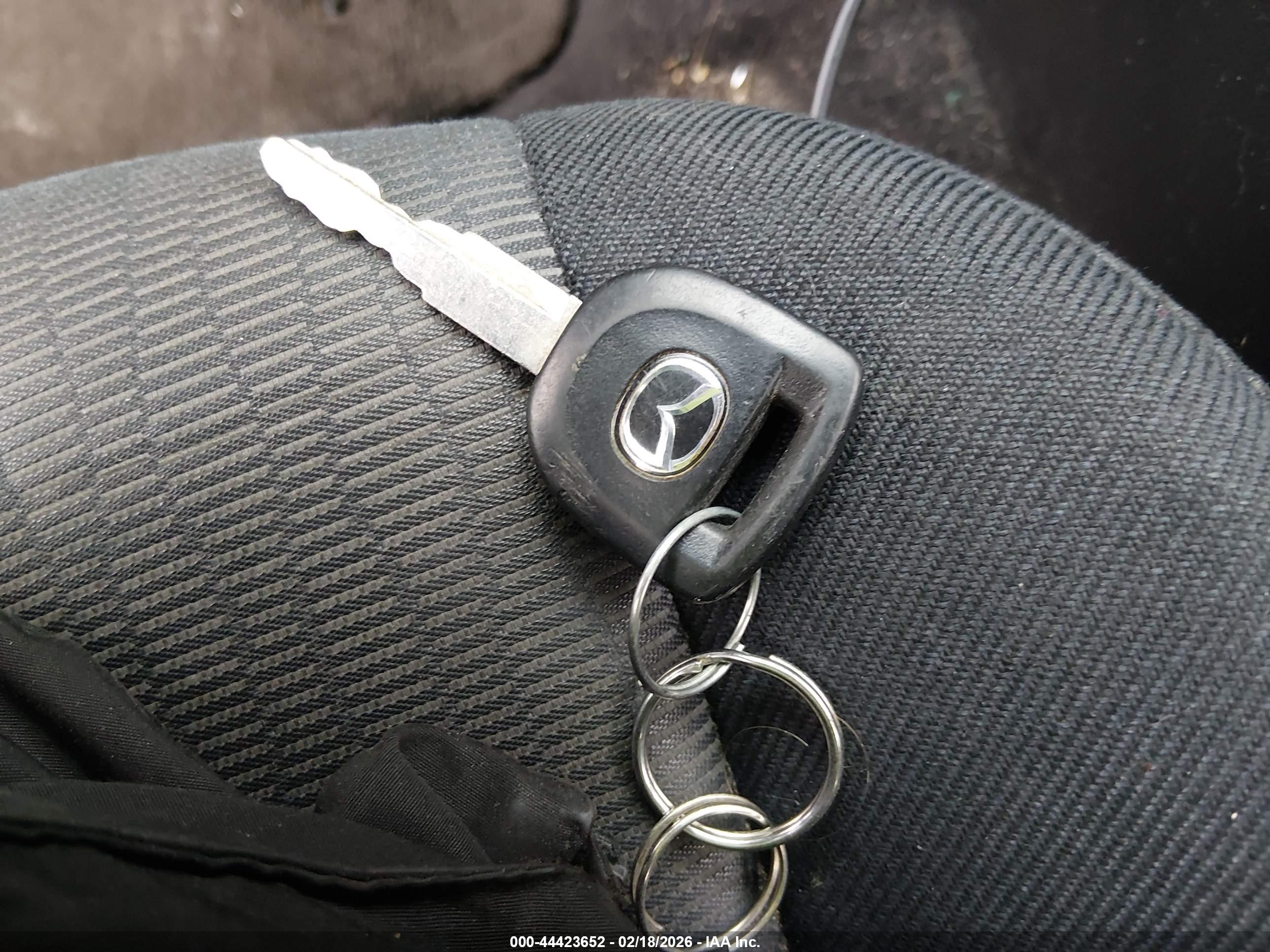 MAZDA MAZDA3 image 11