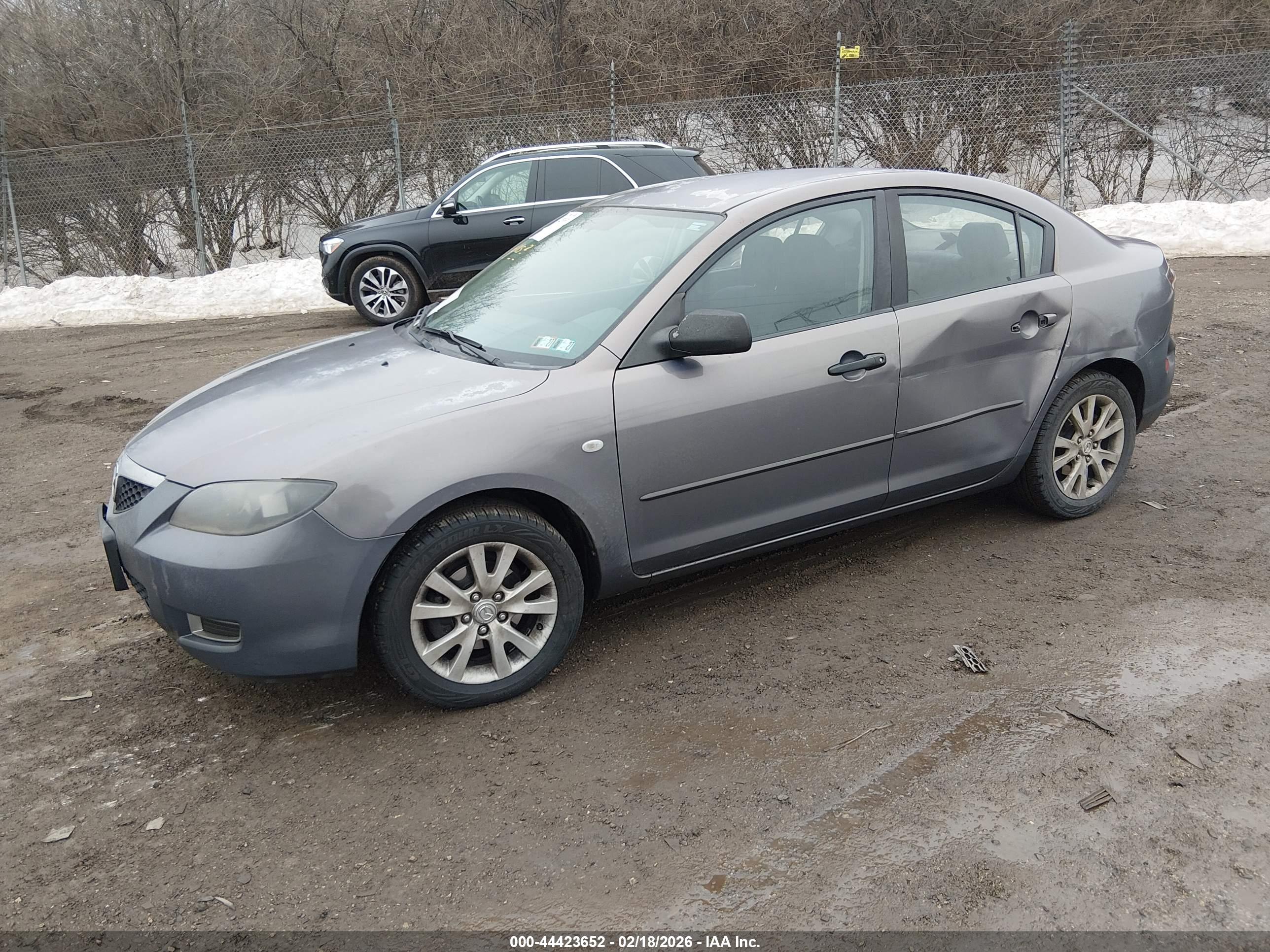 MAZDA MAZDA3 image 2