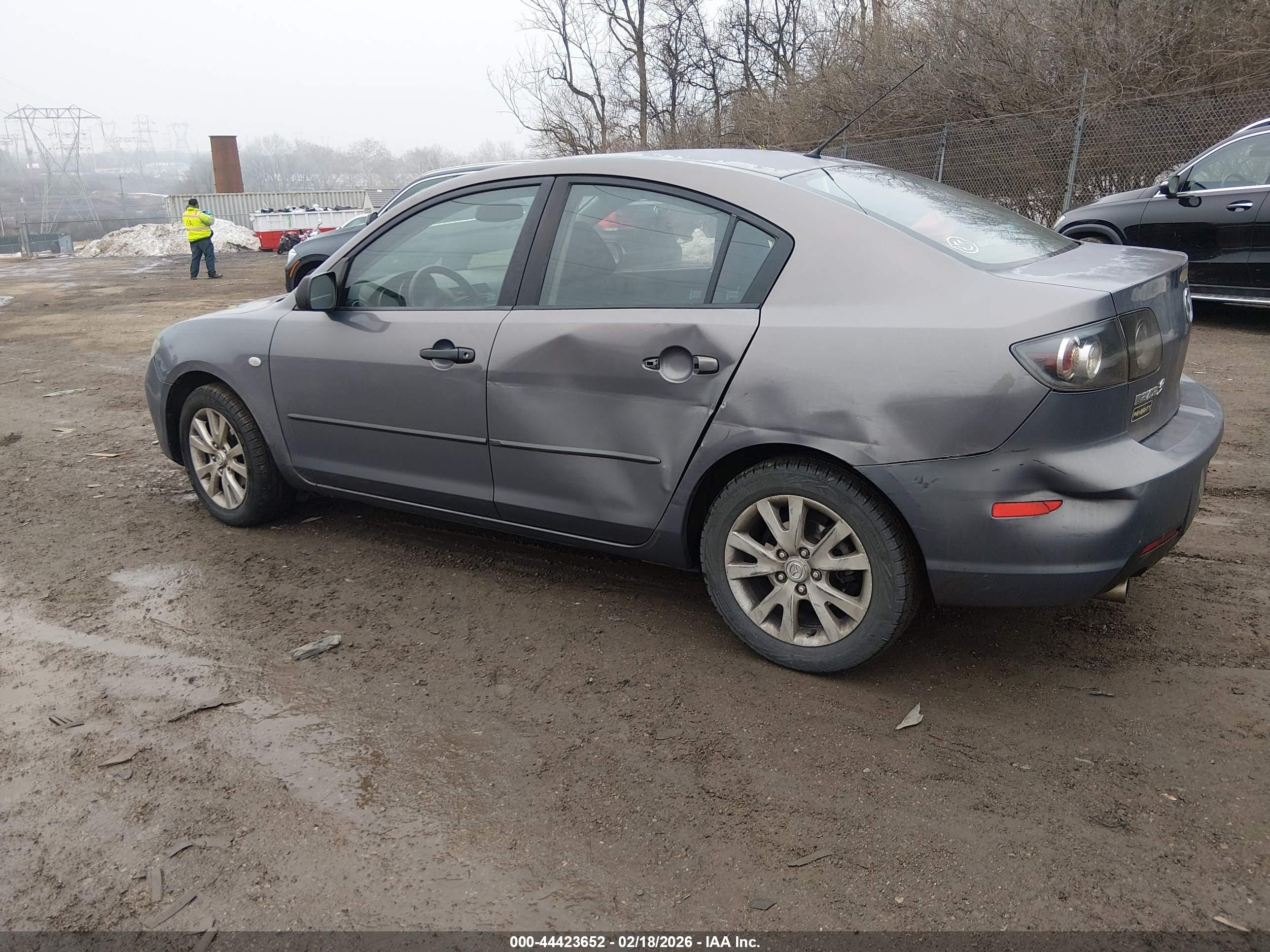 MAZDA MAZDA3 image 3
