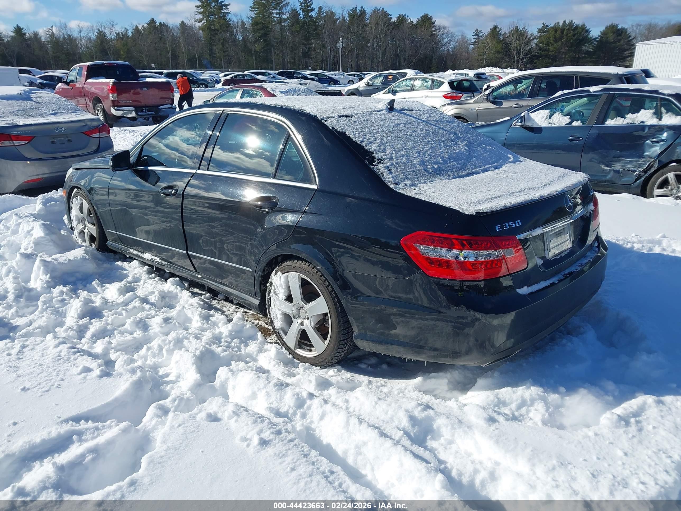 MERCEDES-BENZ E image 3