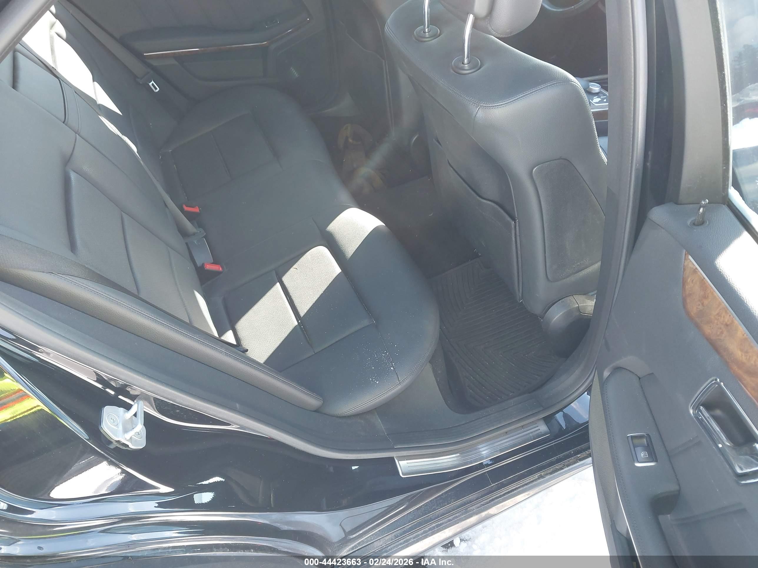 MERCEDES-BENZ E image 8