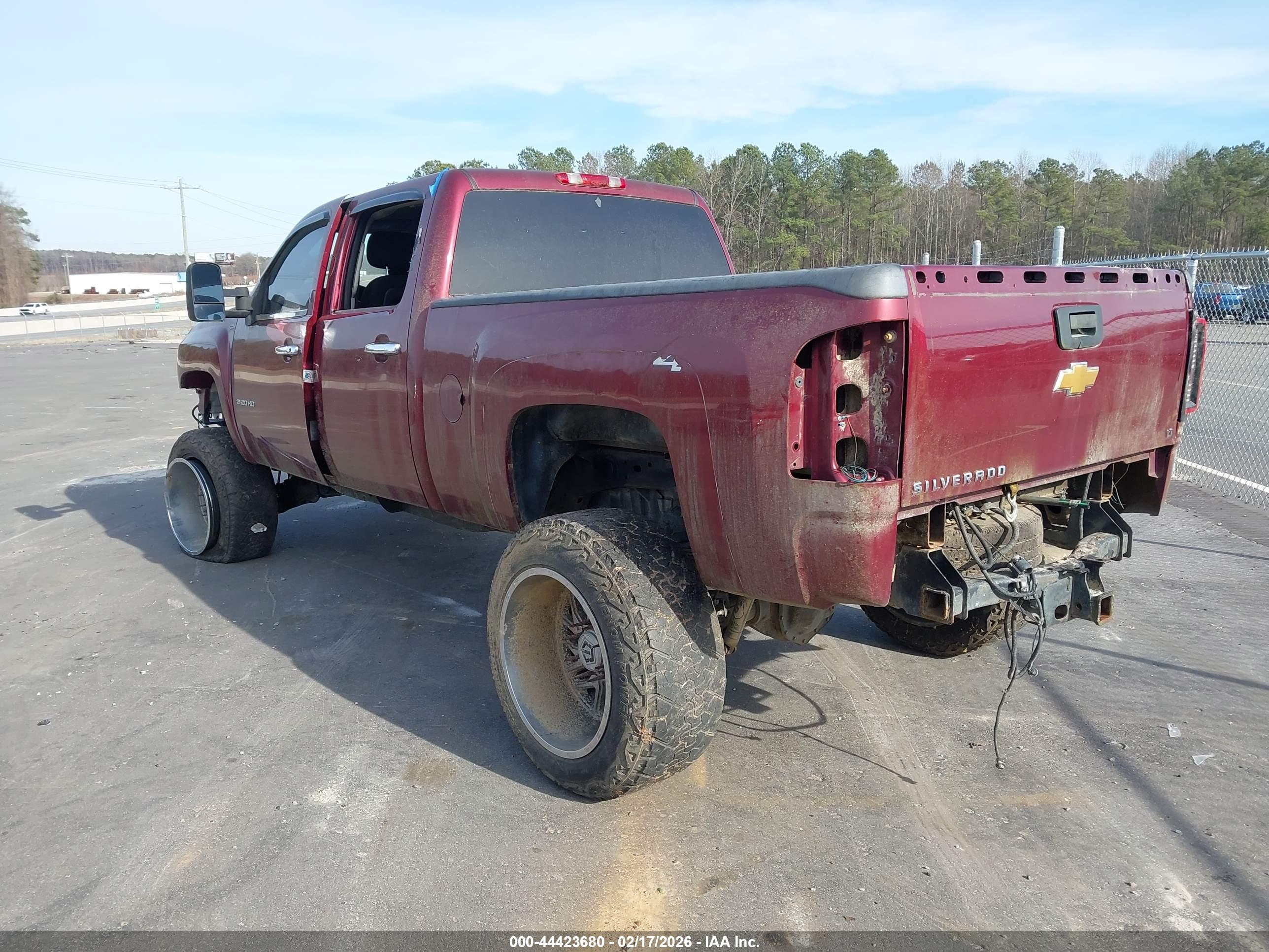 CHEVROLET SILVERADO image 3