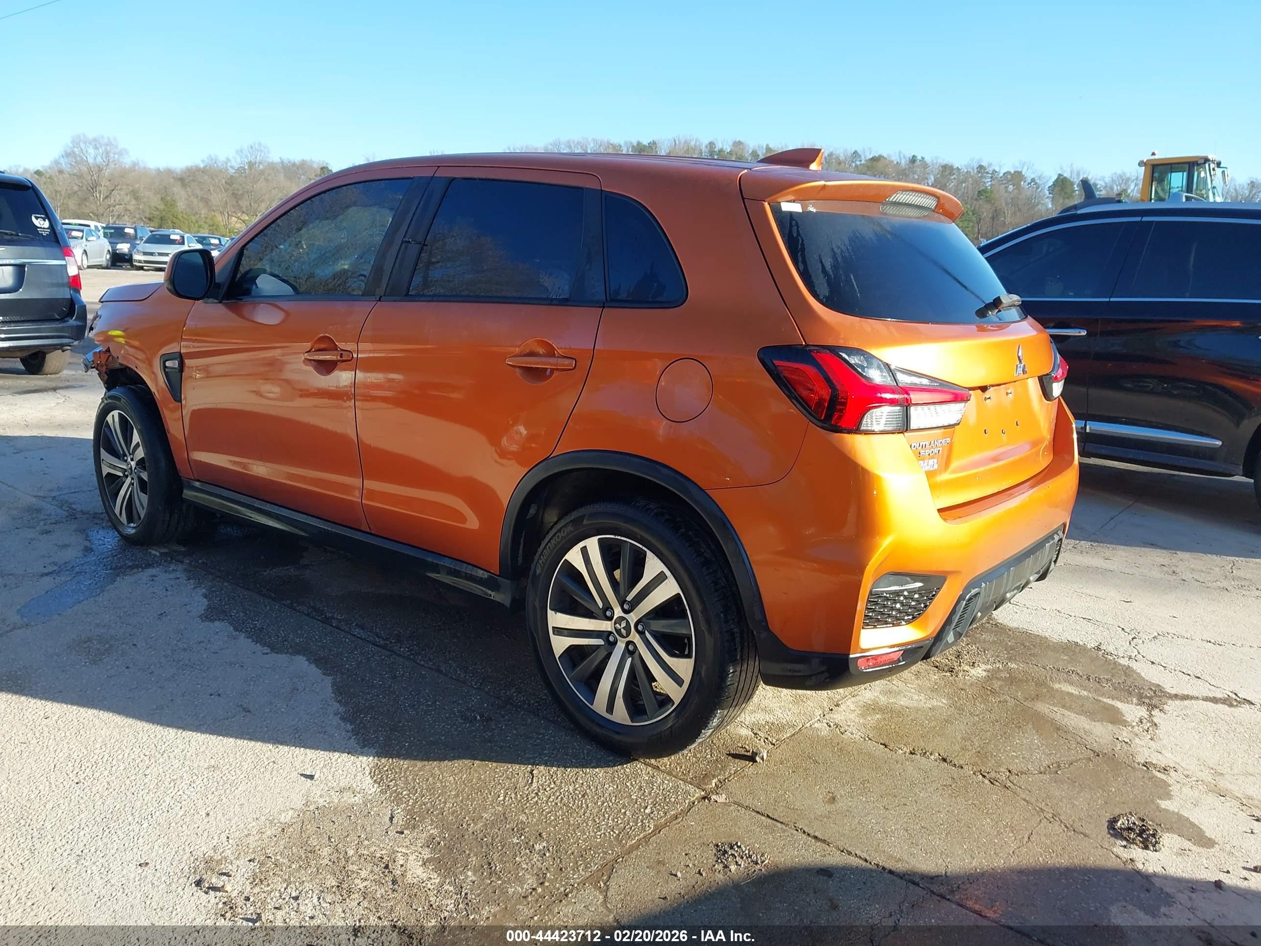 MITSUBISHI OUTLANDER image 3