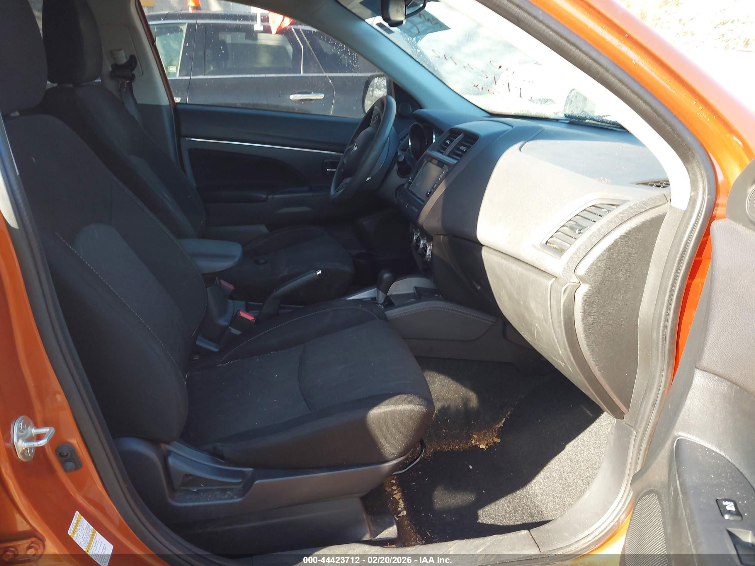 MITSUBISHI OUTLANDER image 5