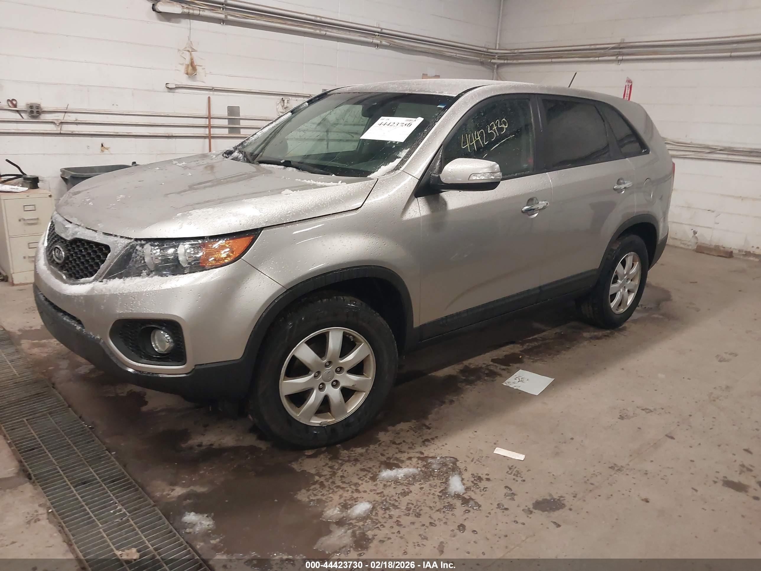 KIA SORENTO image 2