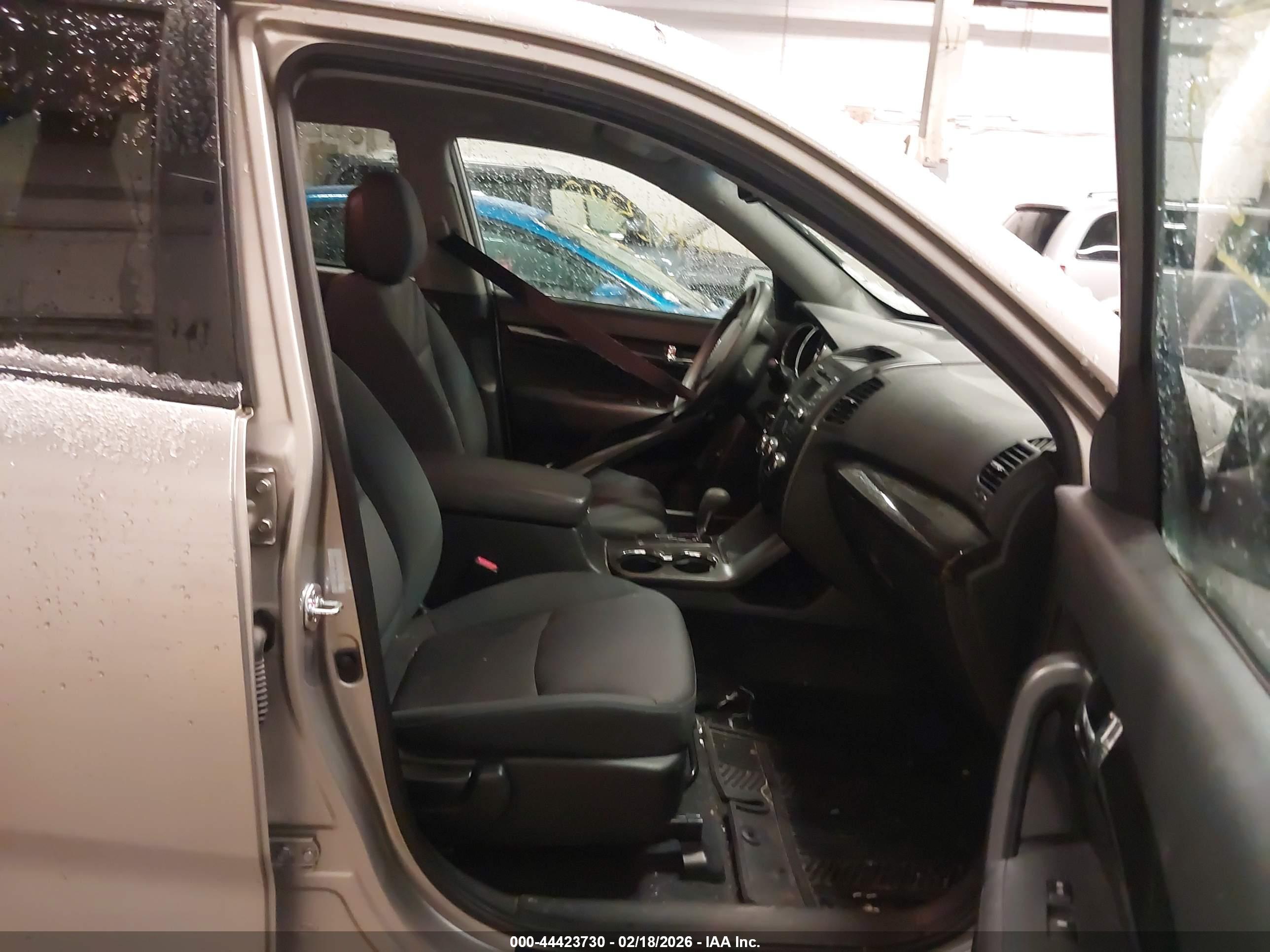 KIA SORENTO image 5