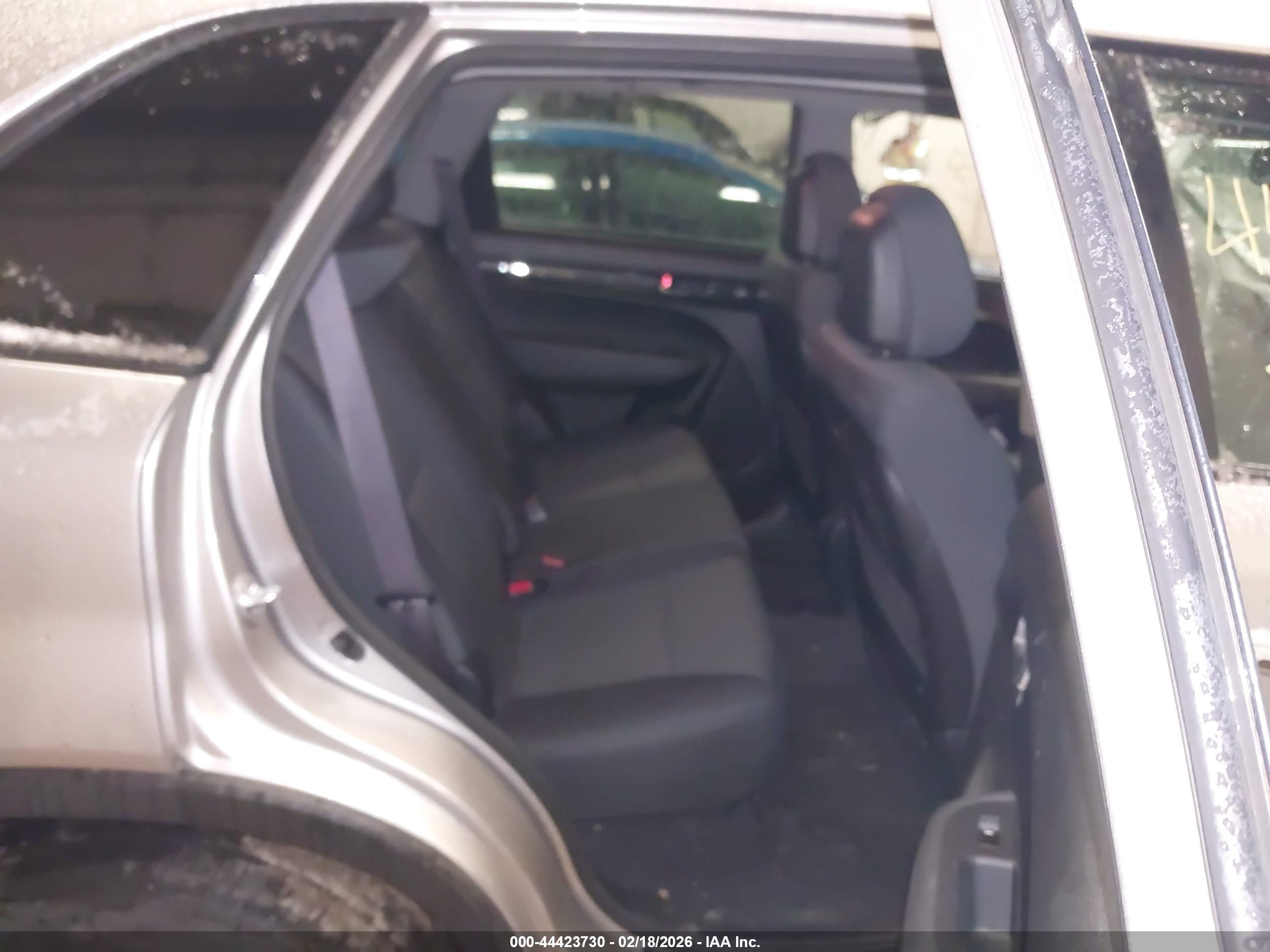 KIA SORENTO image 8