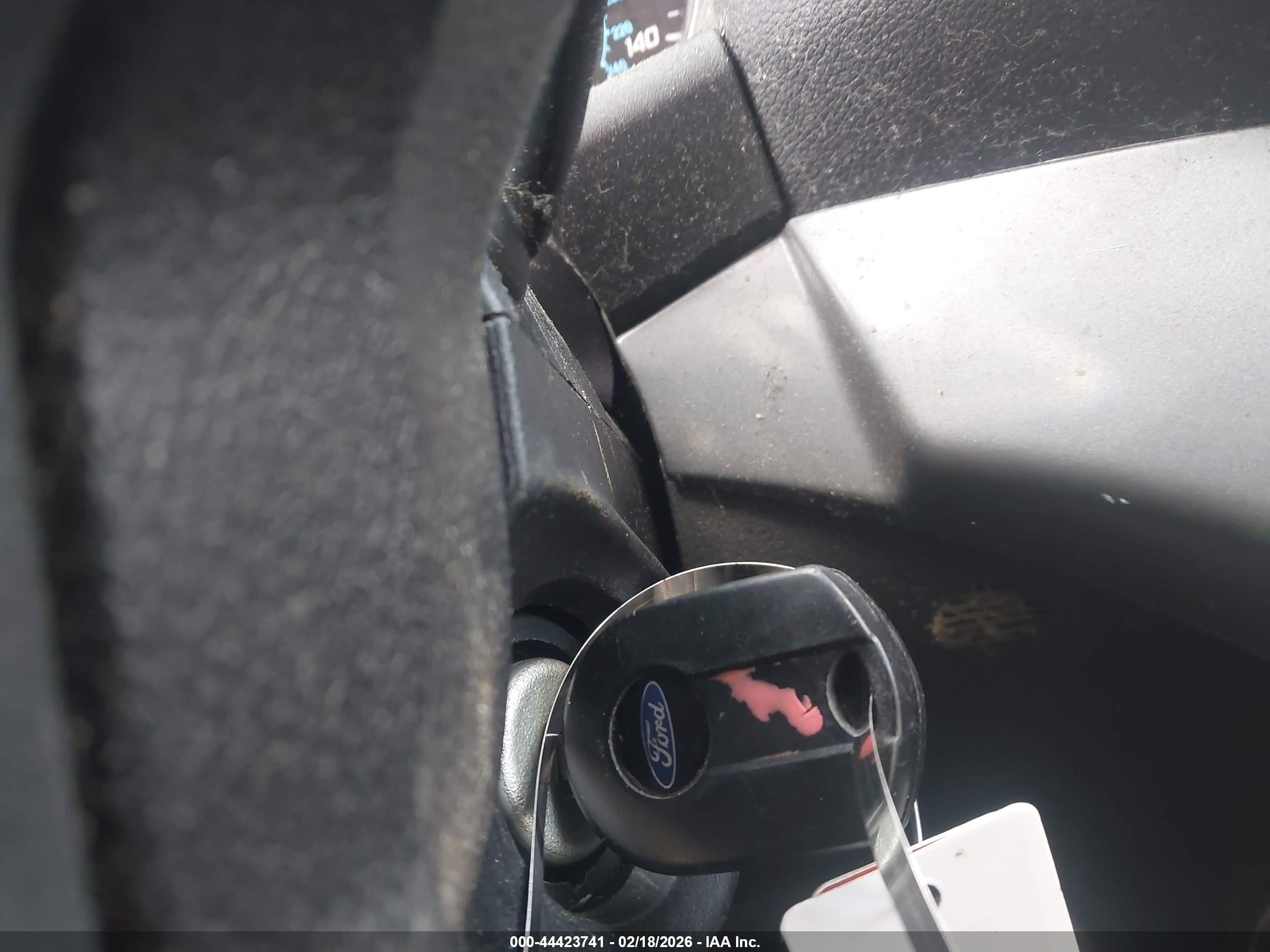 FORD ESCAPE image 11