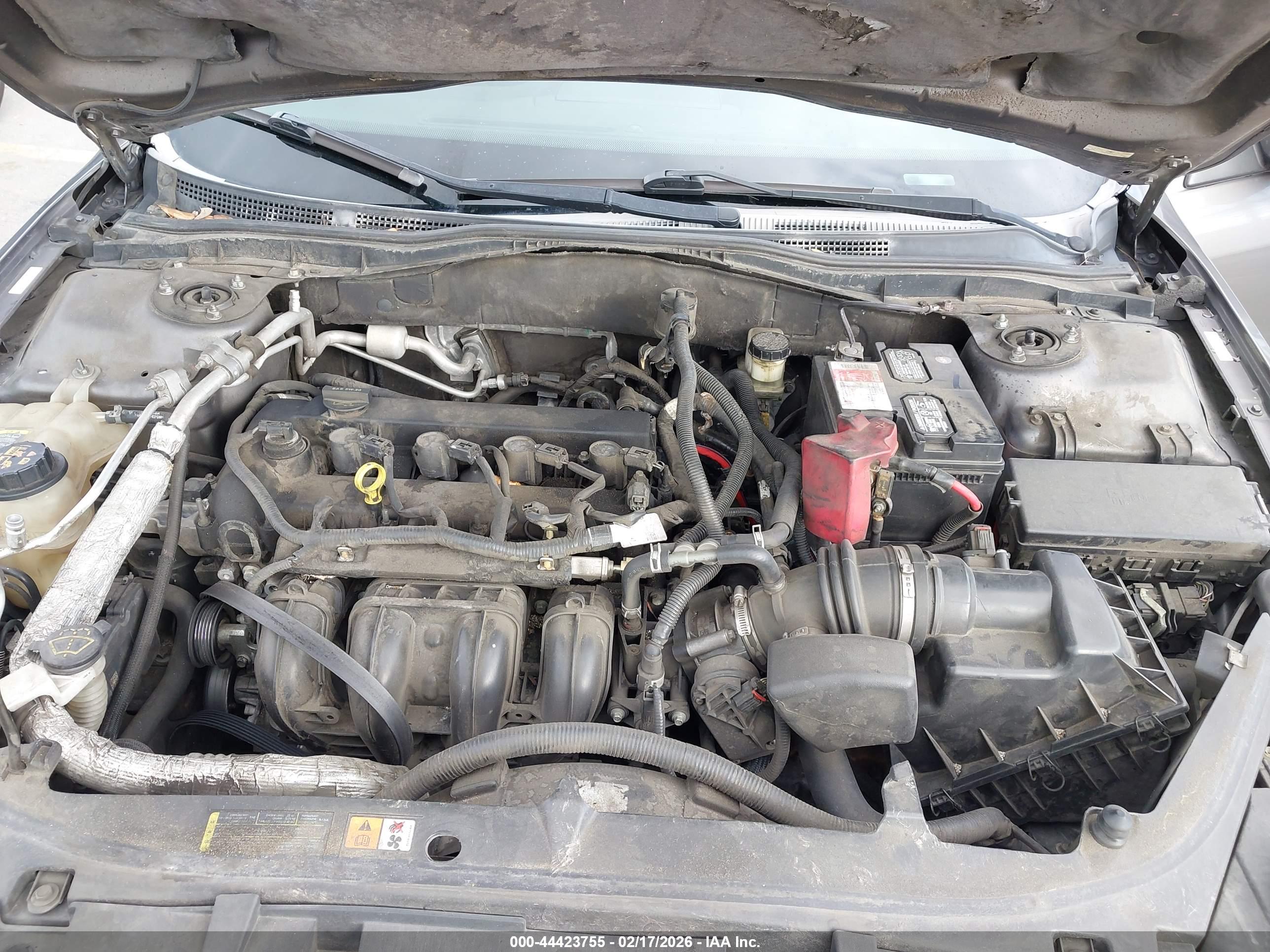 FORD FUSION image 10