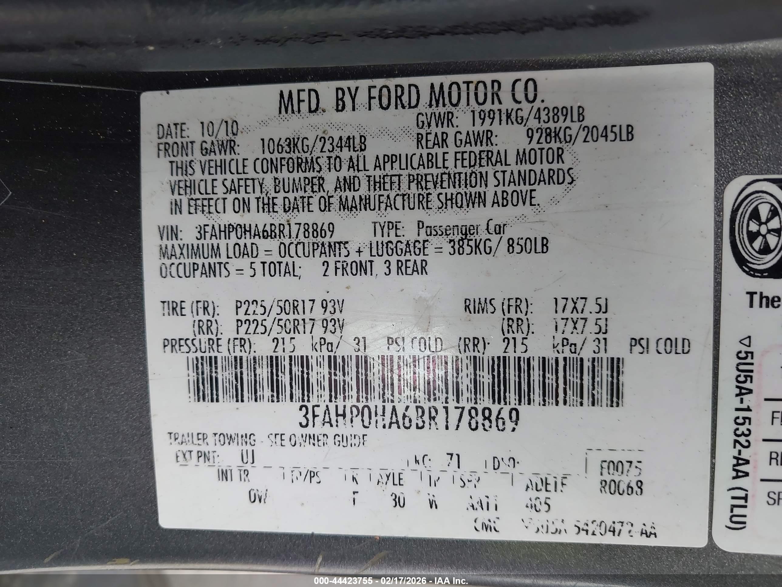FORD FUSION image 9