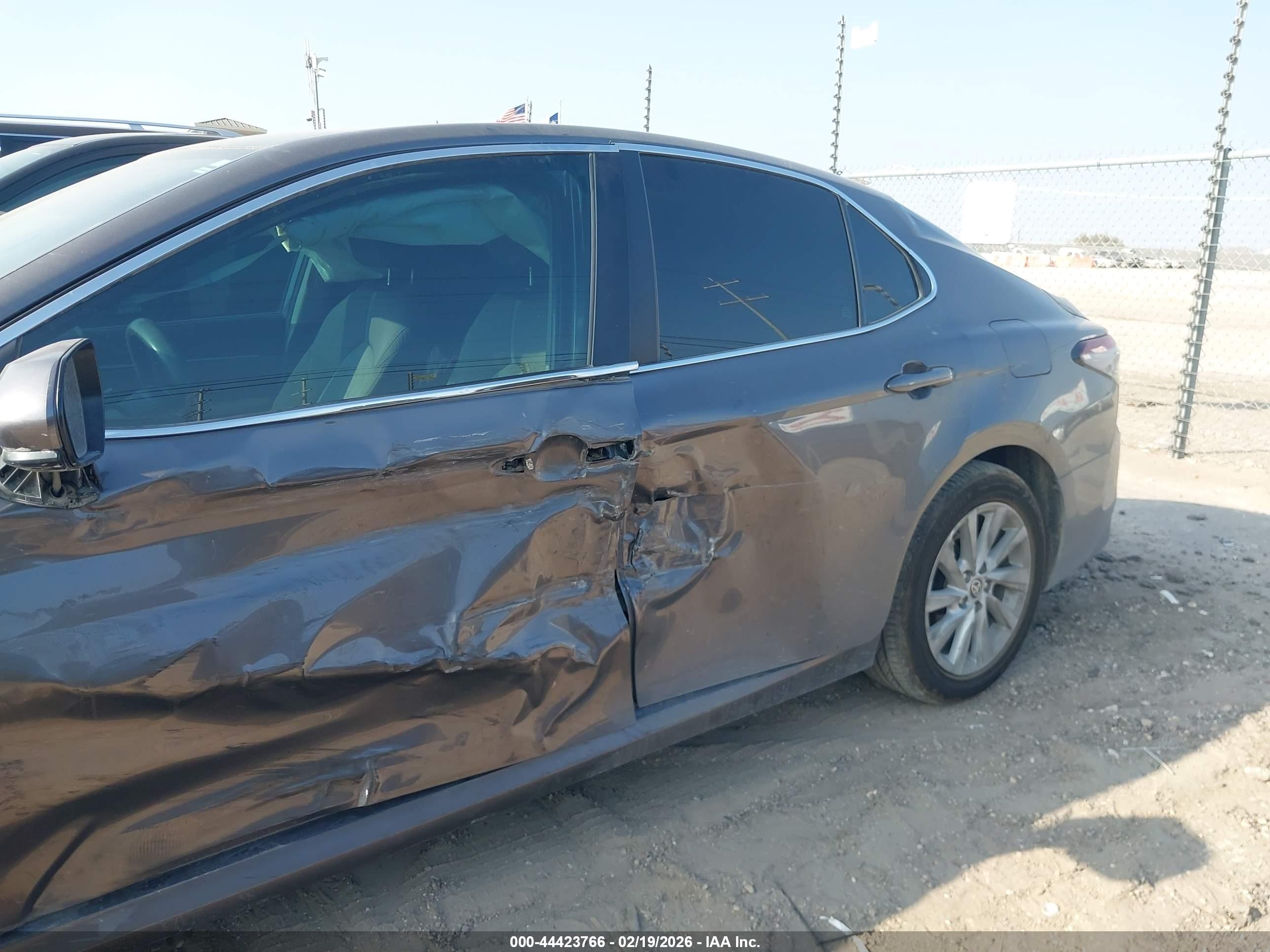 TOYOTA CAMRY image 6