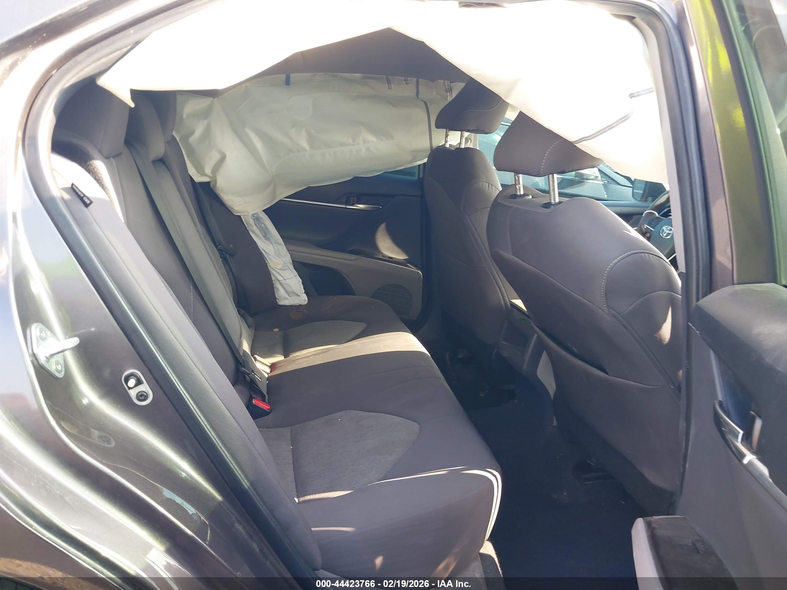 TOYOTA CAMRY image 8