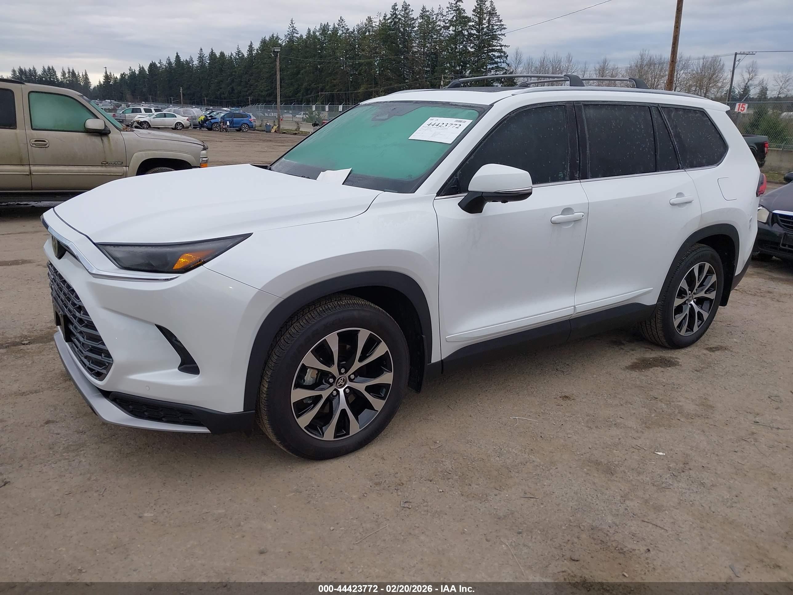 TOYOTA GRAND image 2