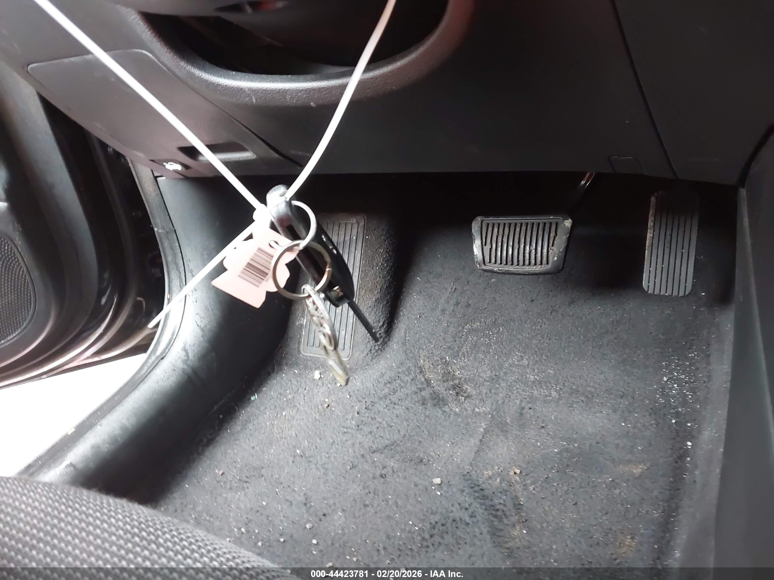 HYUNDAI ACCENT image 11