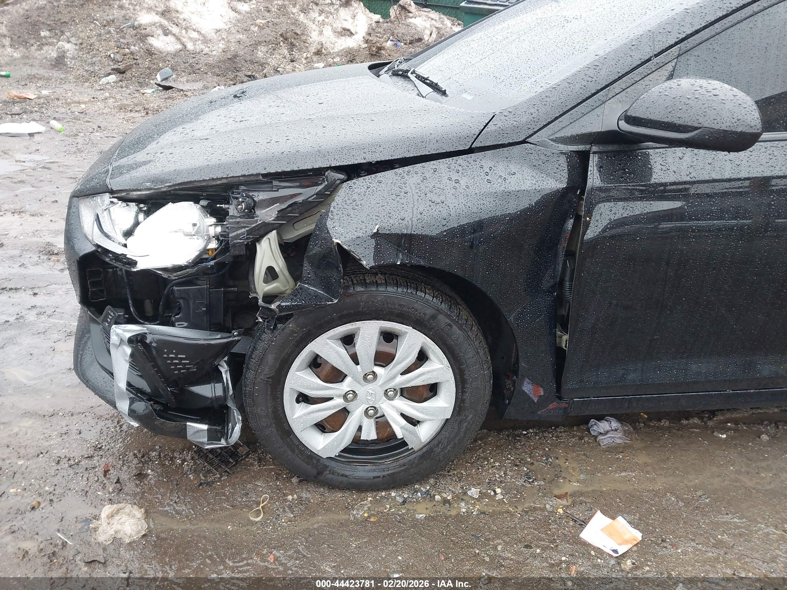 HYUNDAI ACCENT image 6