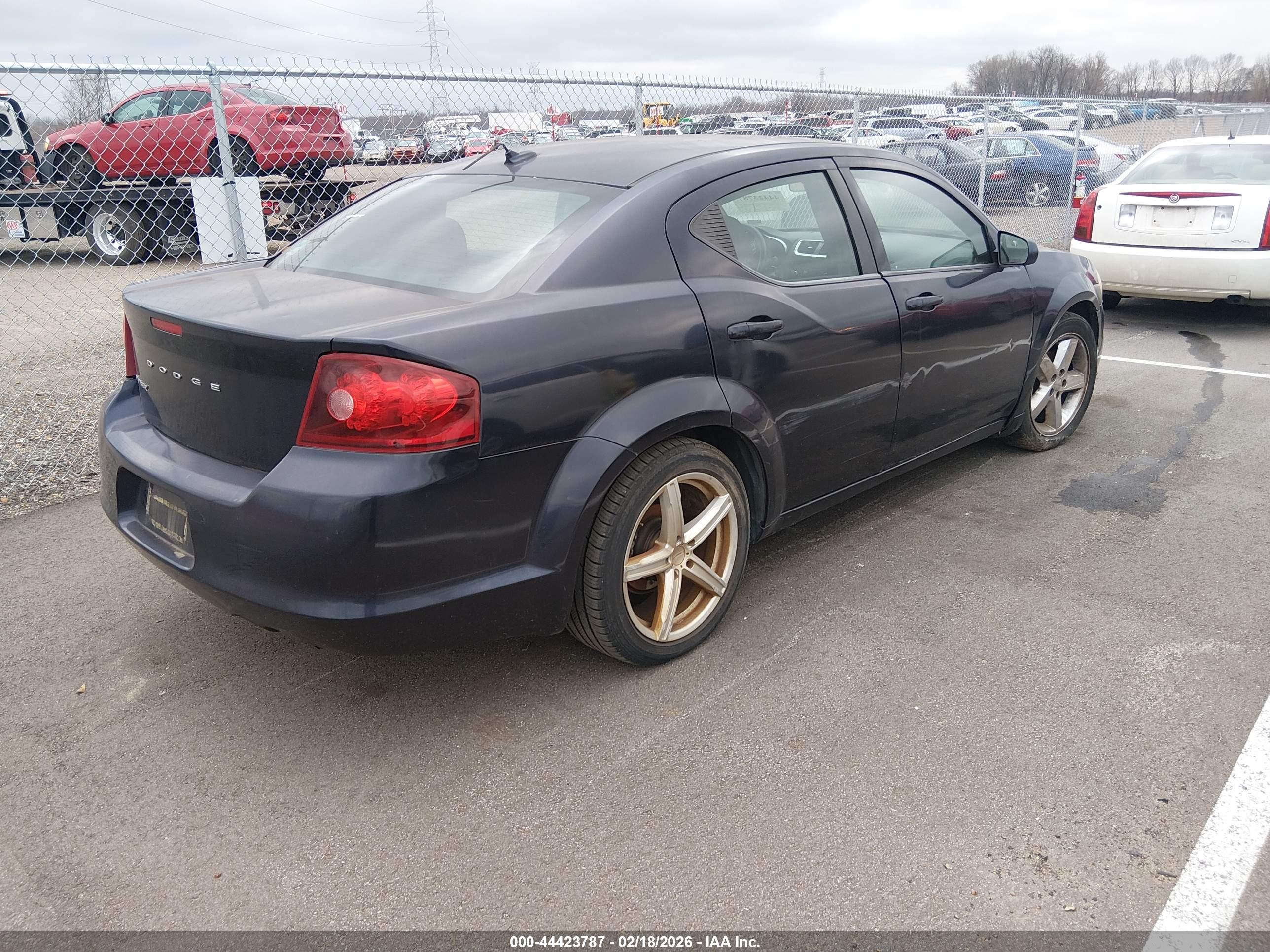DODGE AVENGER image 4