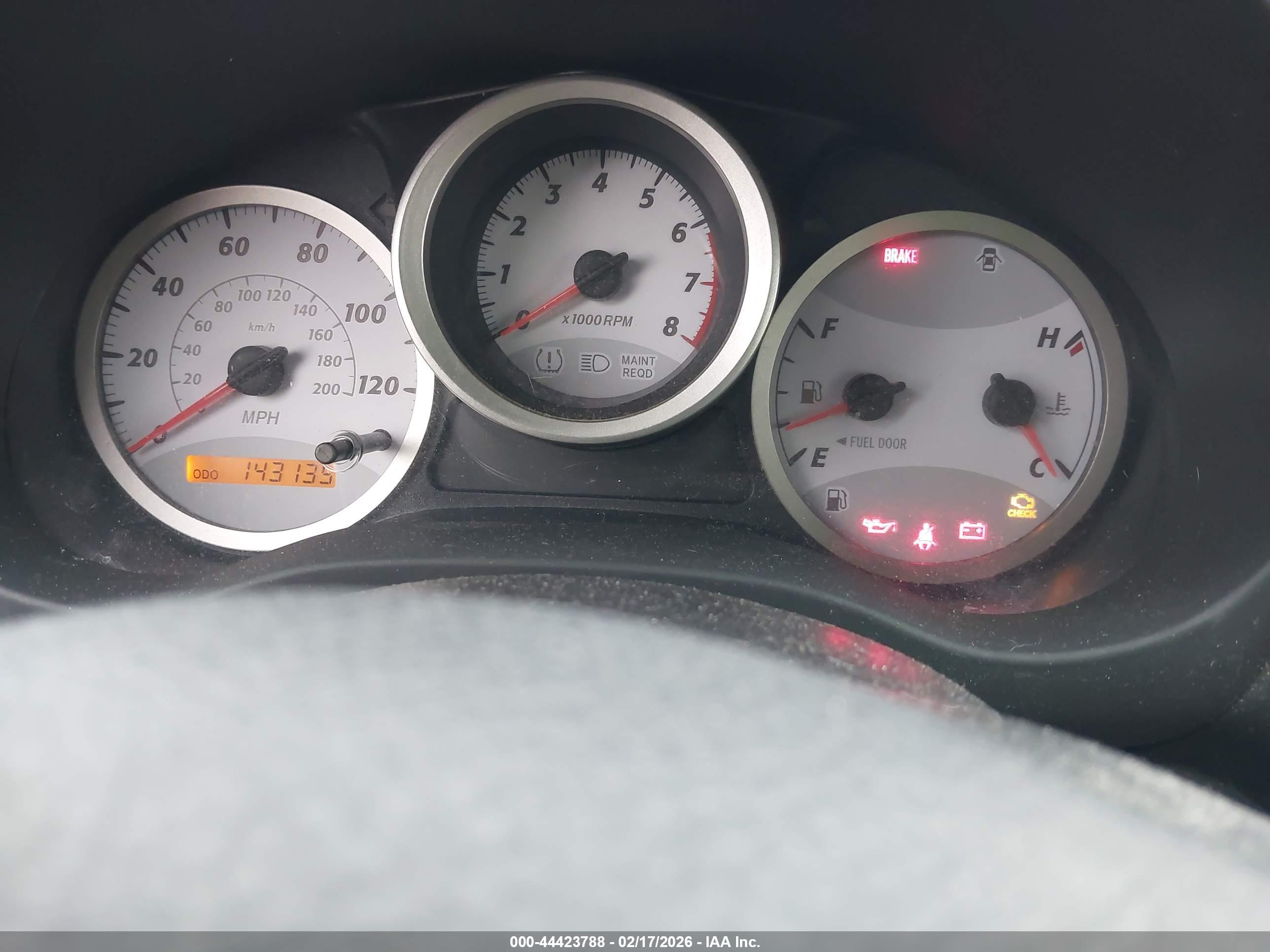 TOYOTA RAV4 image 7