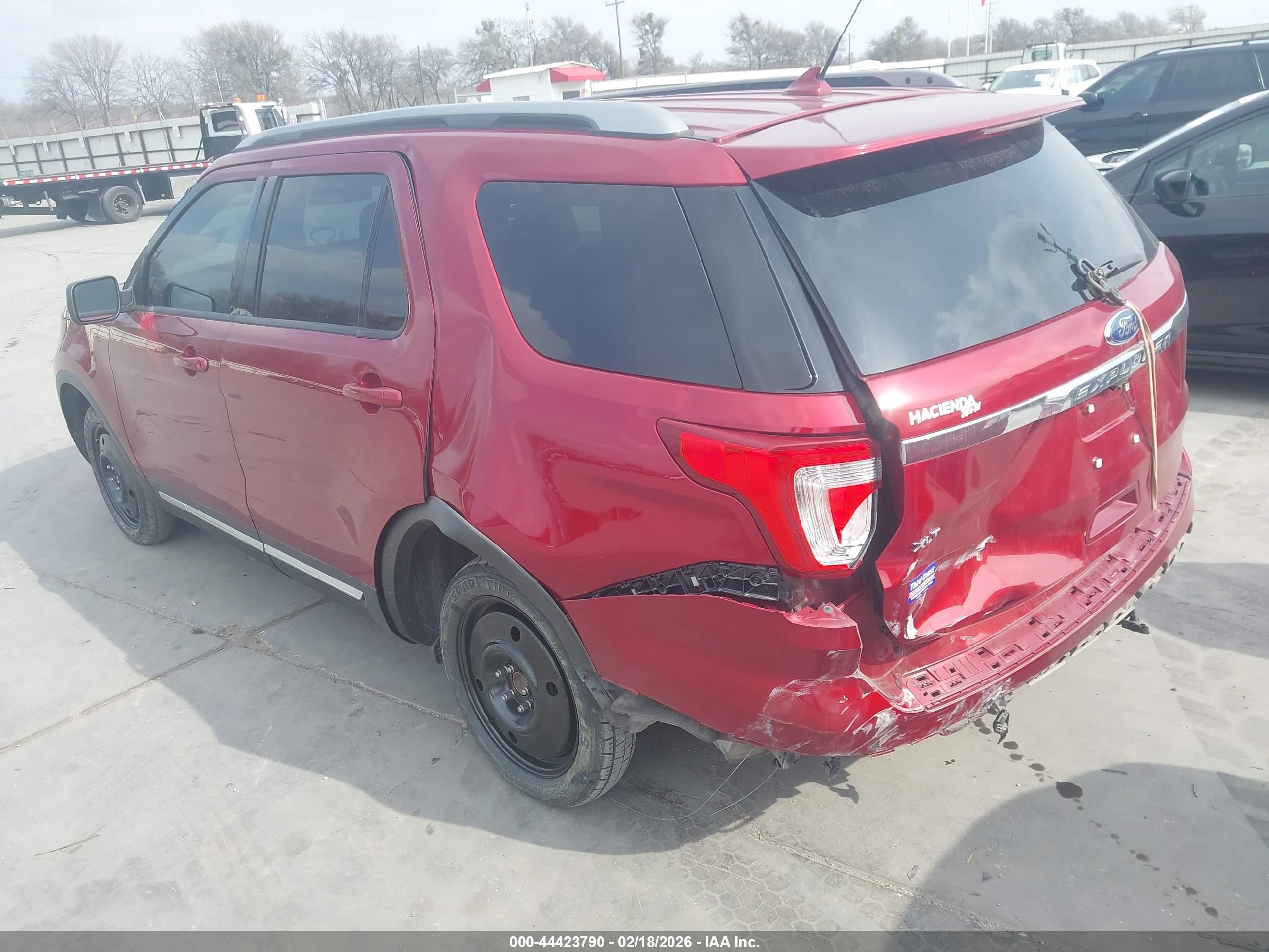 FORD EXPLORER image 3
