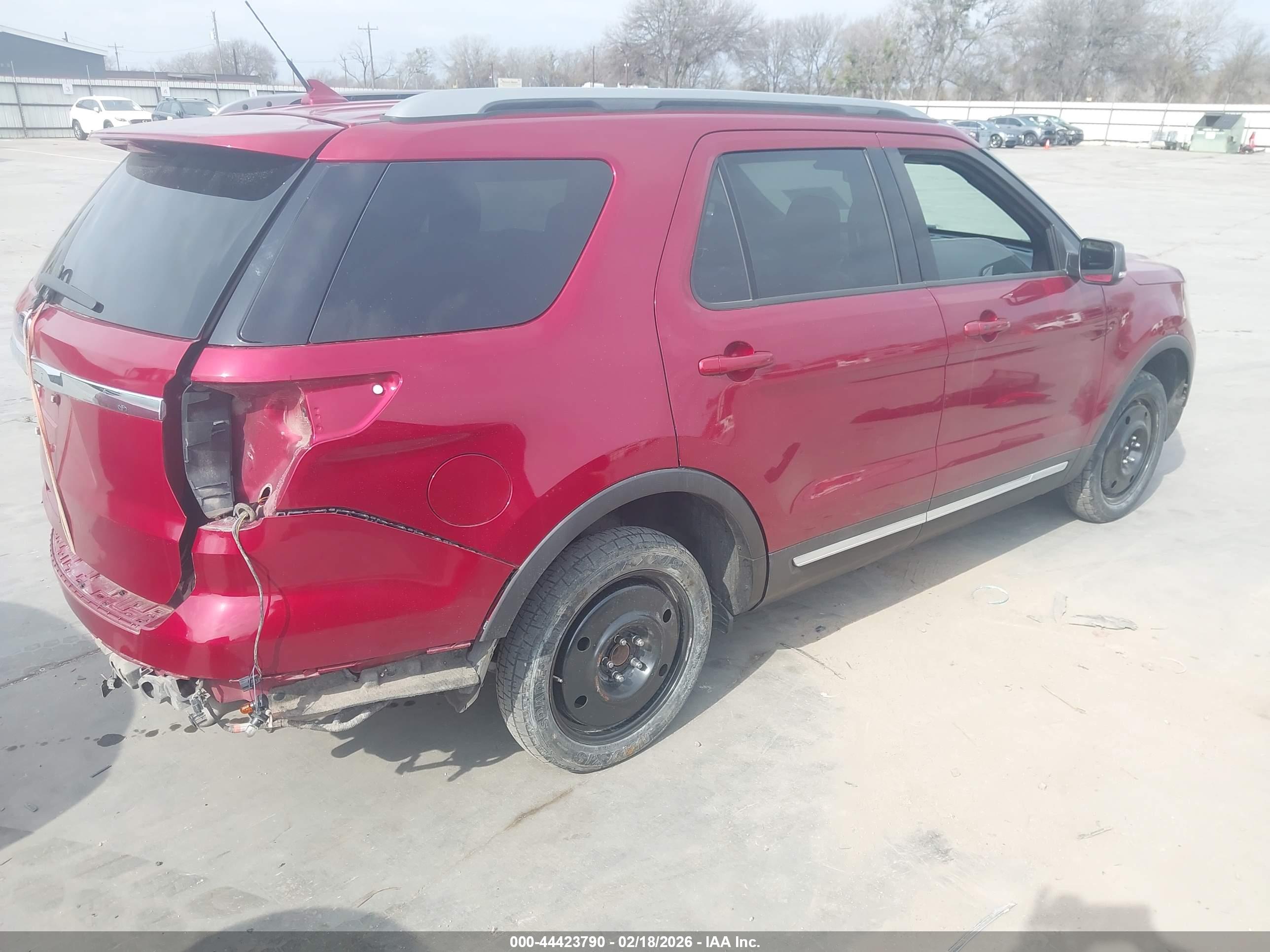 FORD EXPLORER image 4
