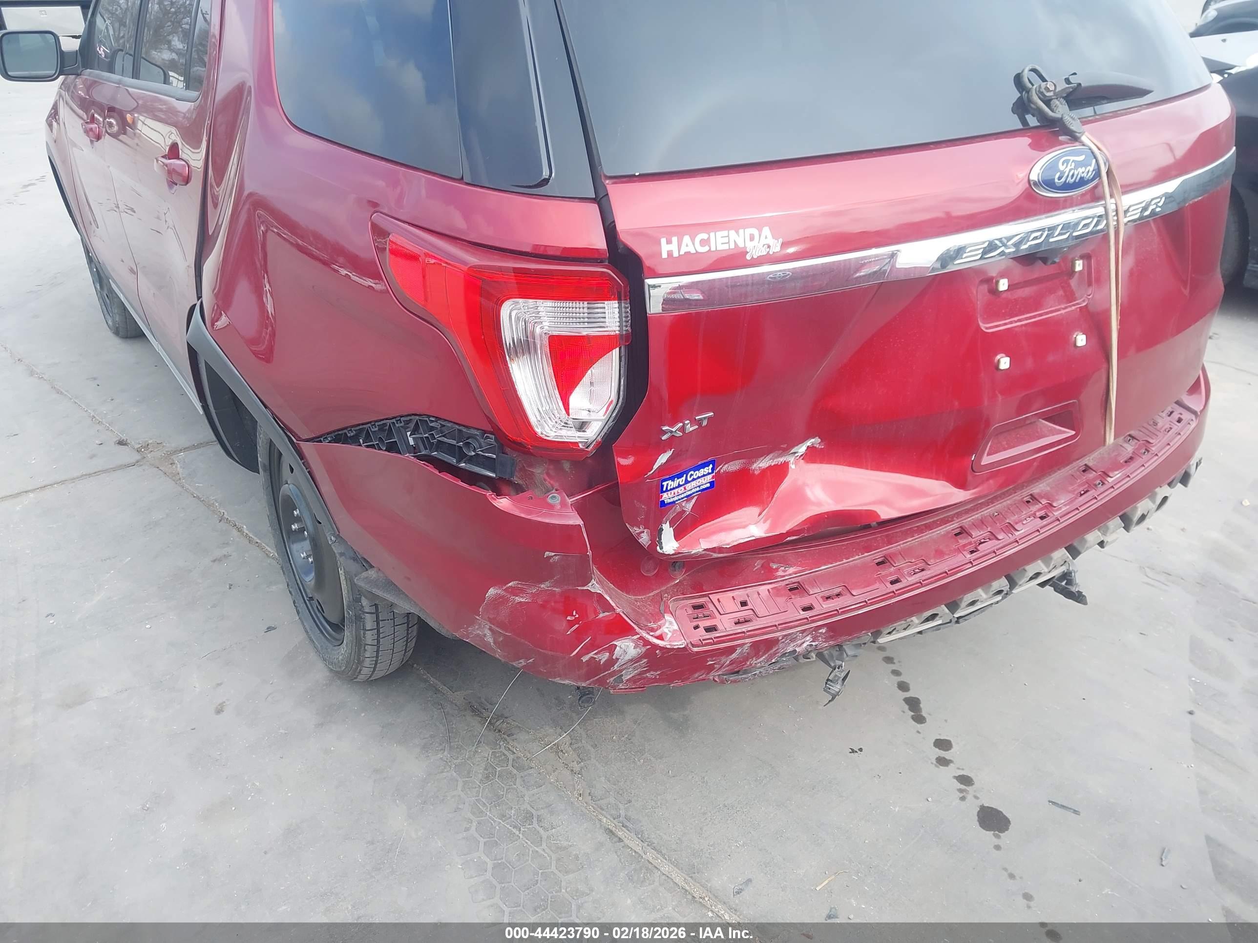 FORD EXPLORER image 6