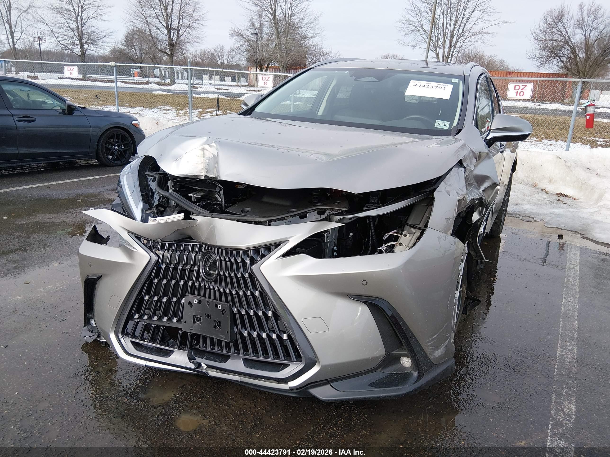 LEXUS NX image 2