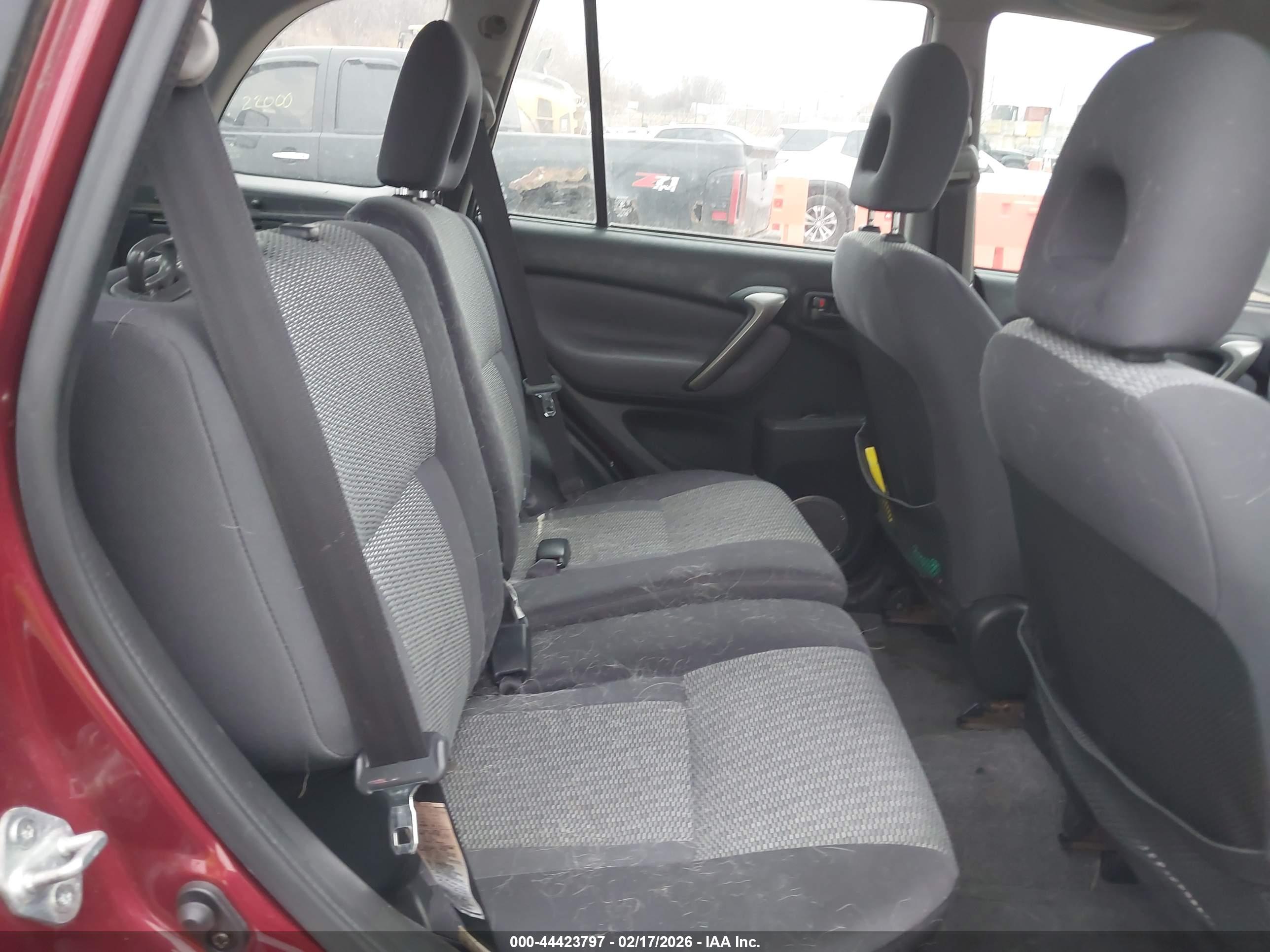 TOYOTA RAV4 image 8