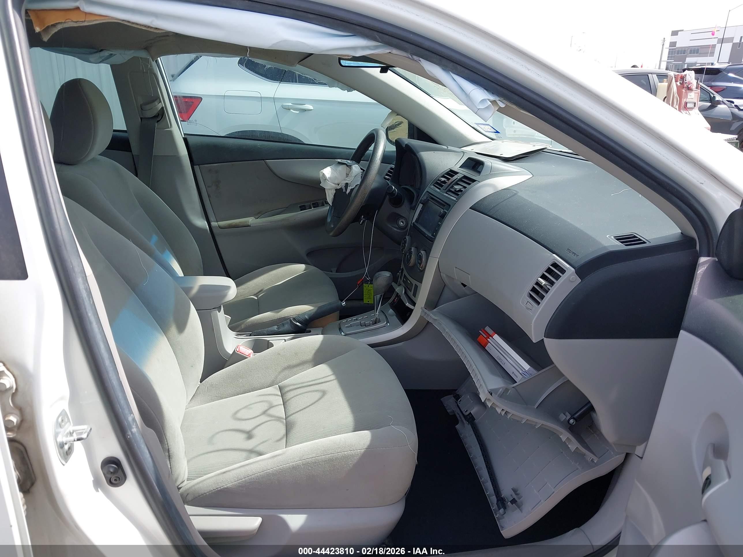 TOYOTA COROLLA image 5