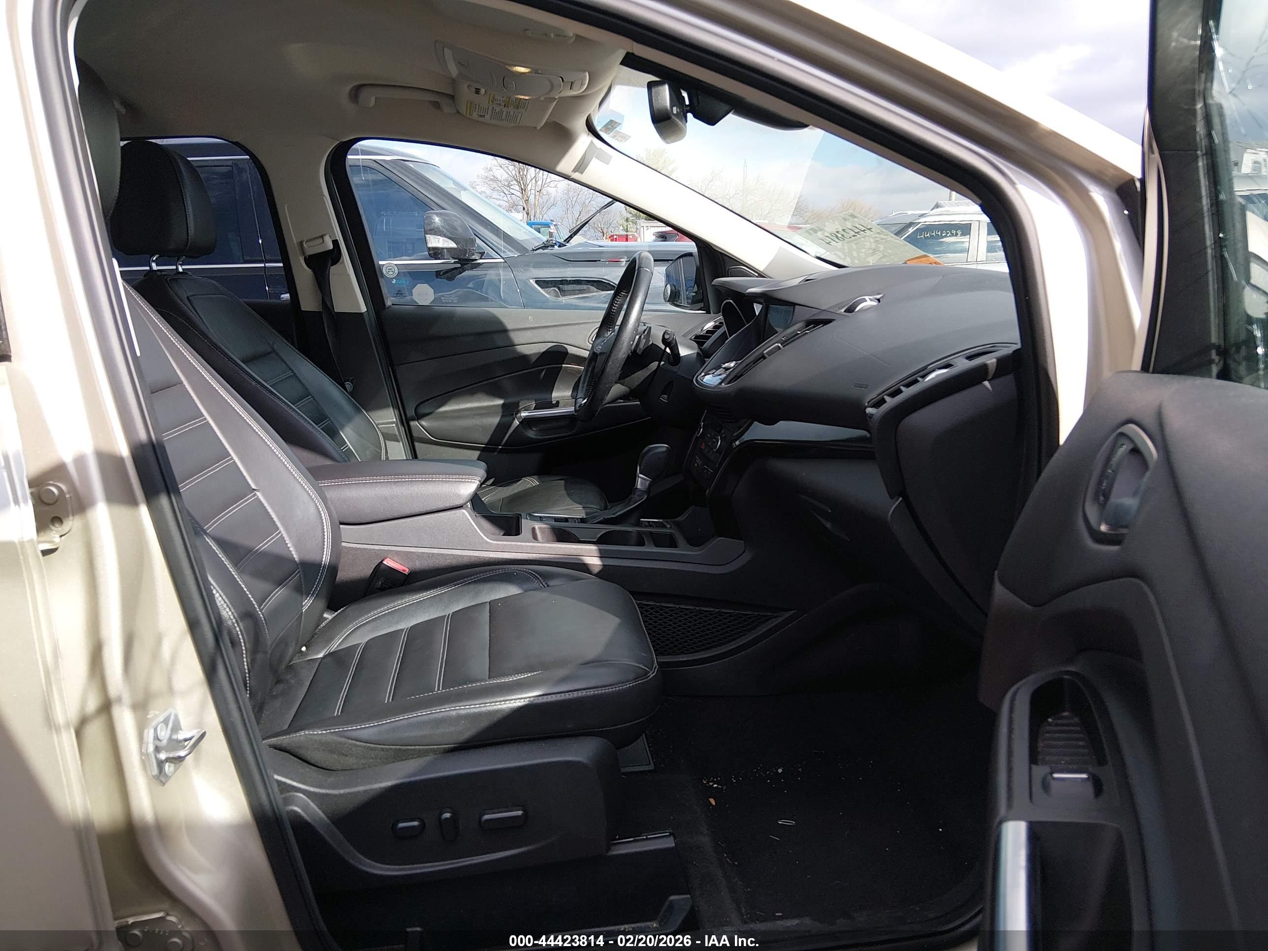 FORD ESCAPE image 5