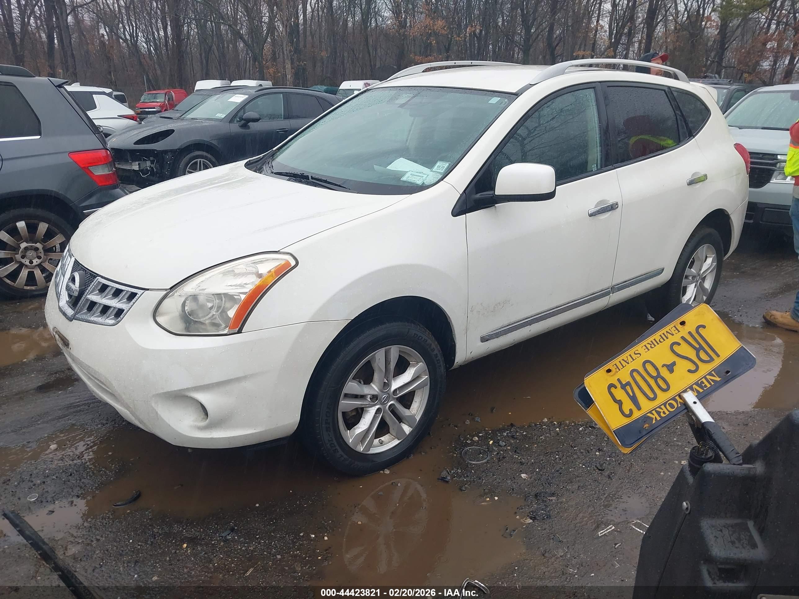 NISSAN ROGUE image 2