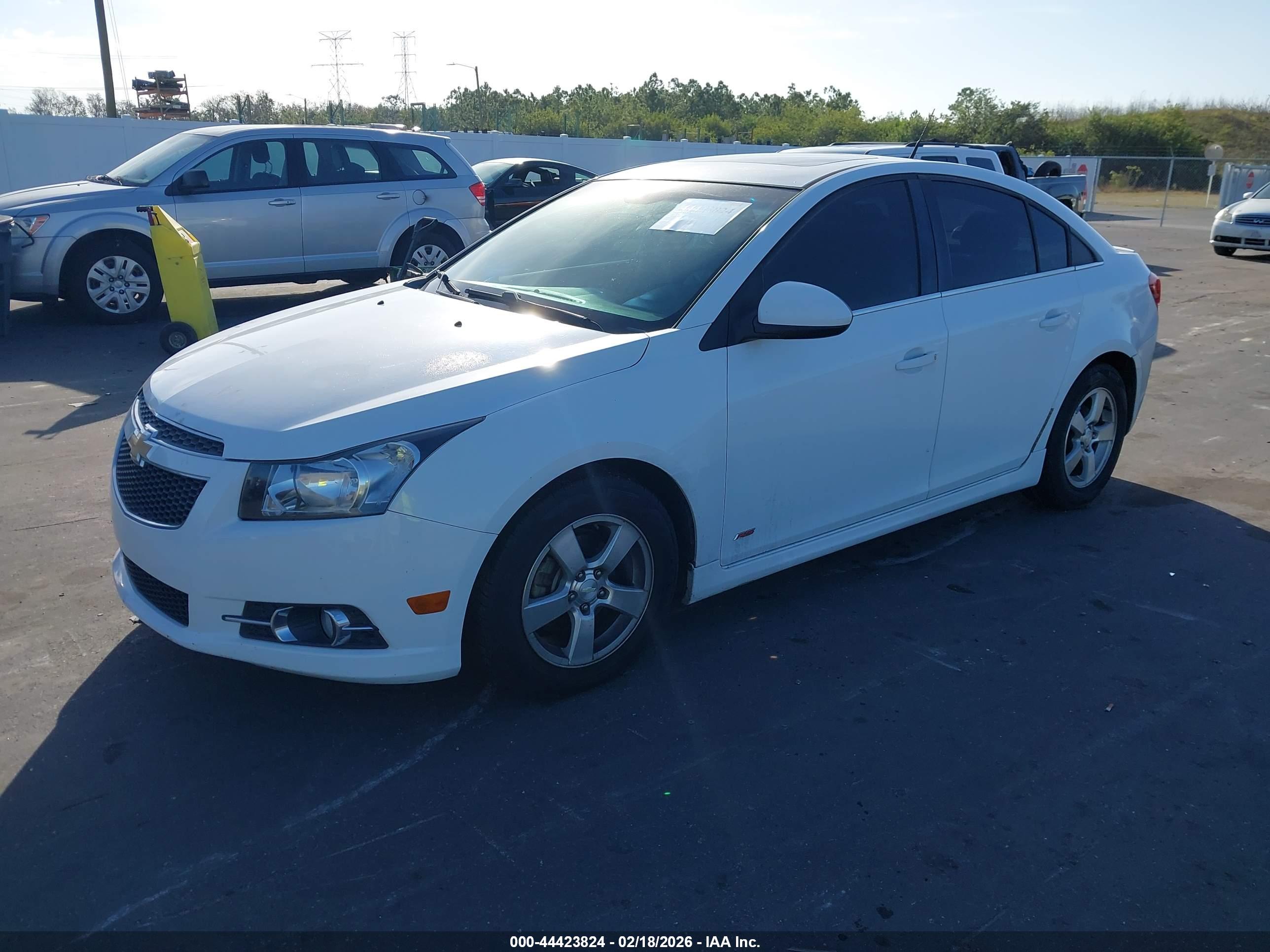 CHEVROLET CRUZE image 2