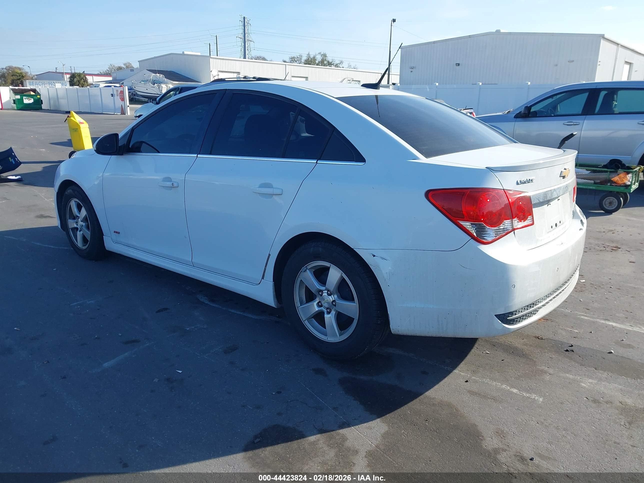 CHEVROLET CRUZE image 3