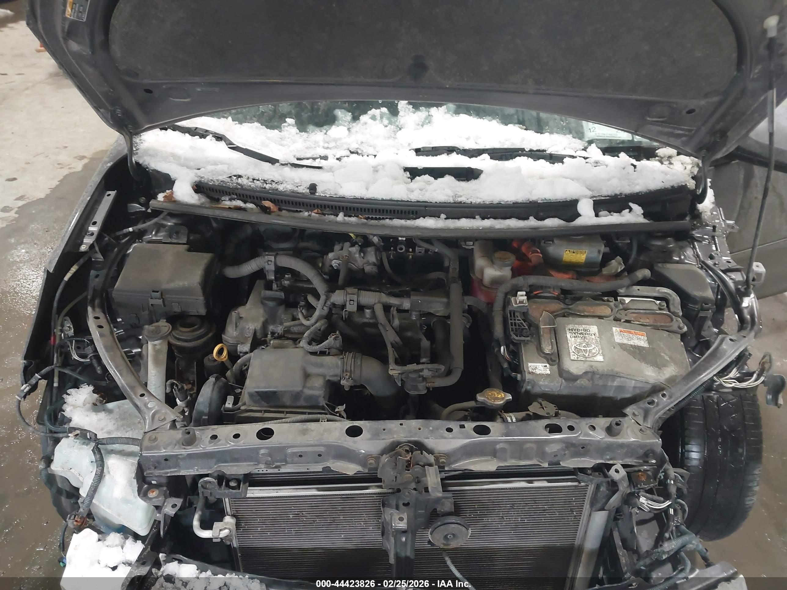 TOYOTA PRIUS image 10