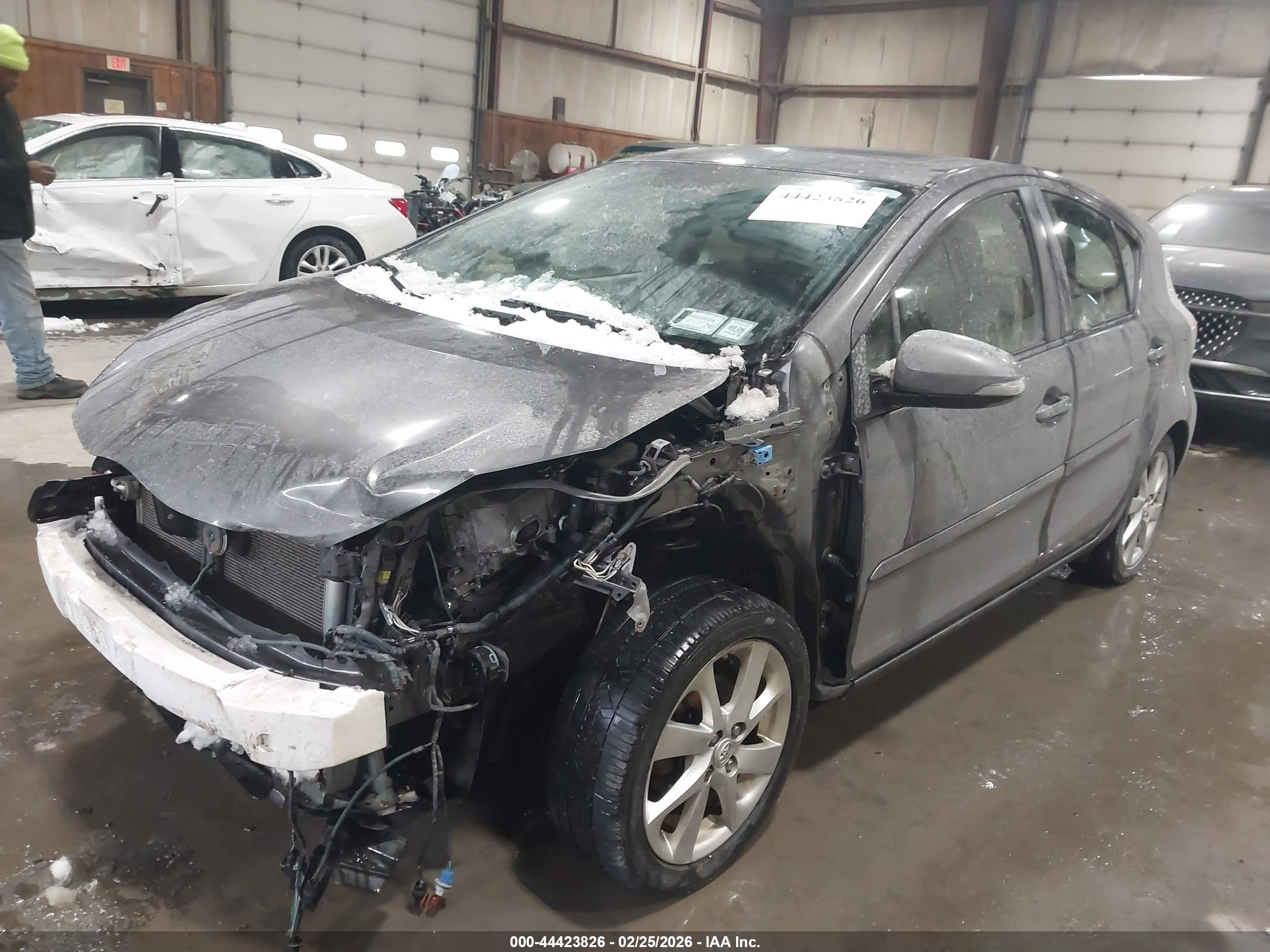 TOYOTA PRIUS image 6