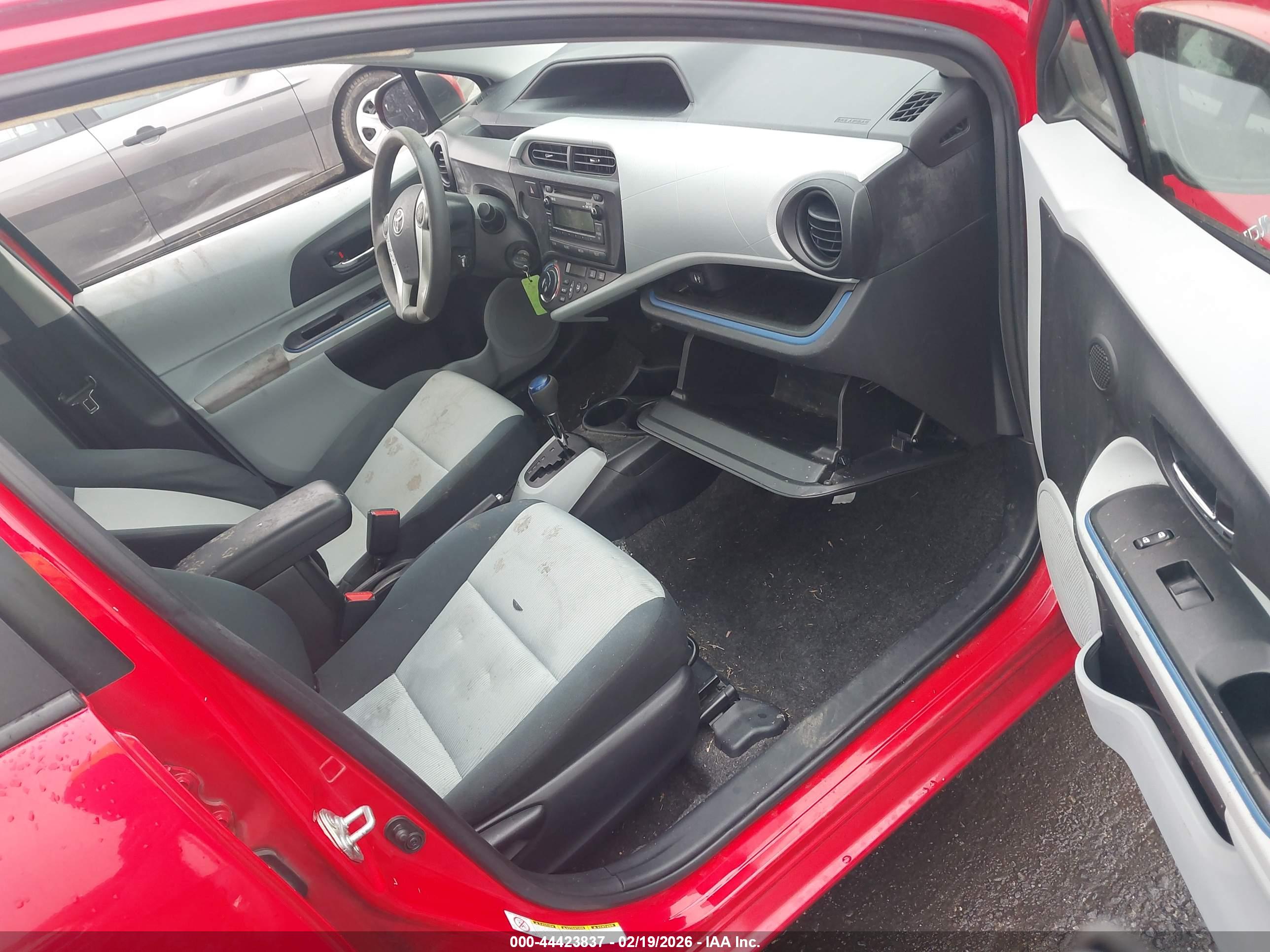 TOYOTA PRIUS image 5